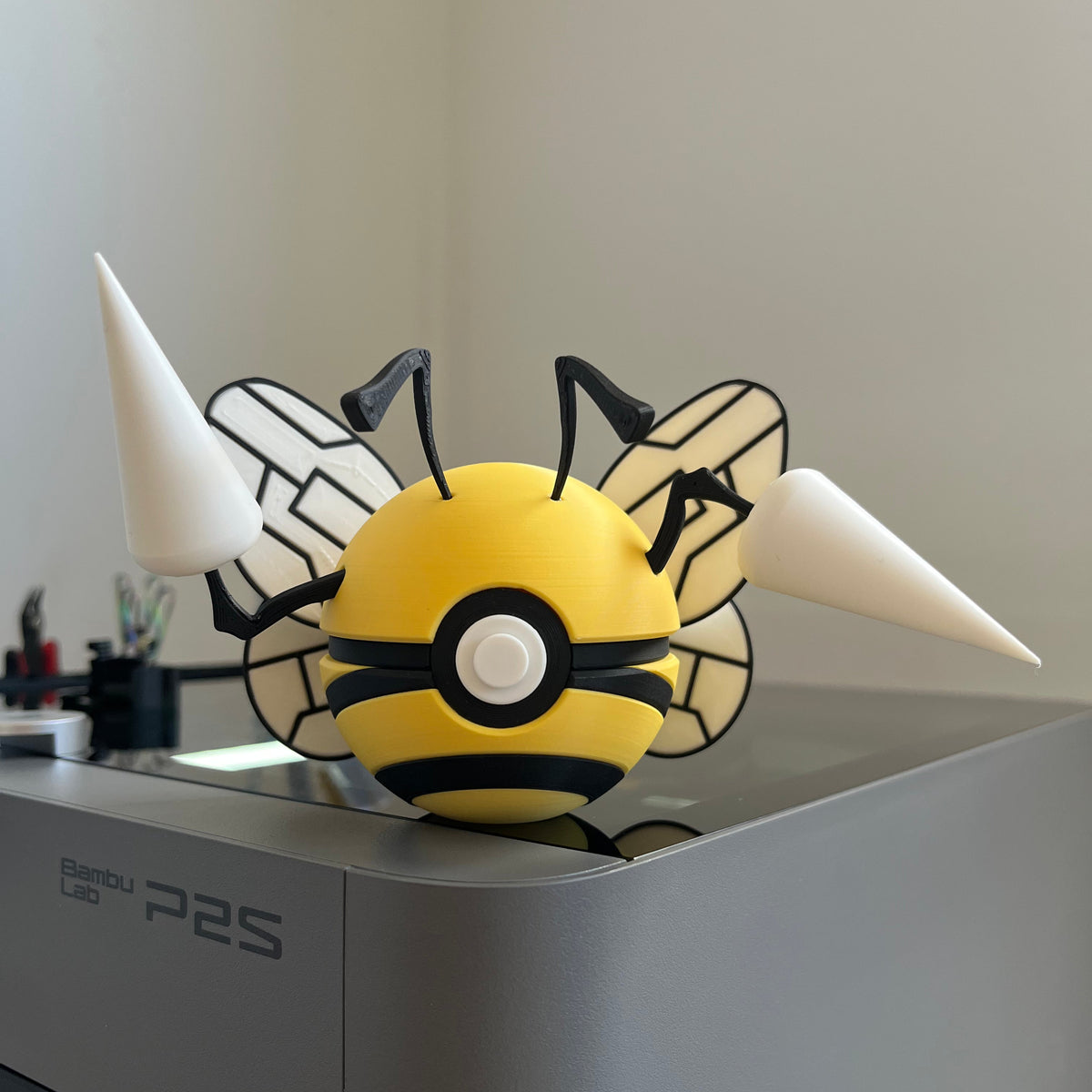 Beedrill Monster Ball, front view