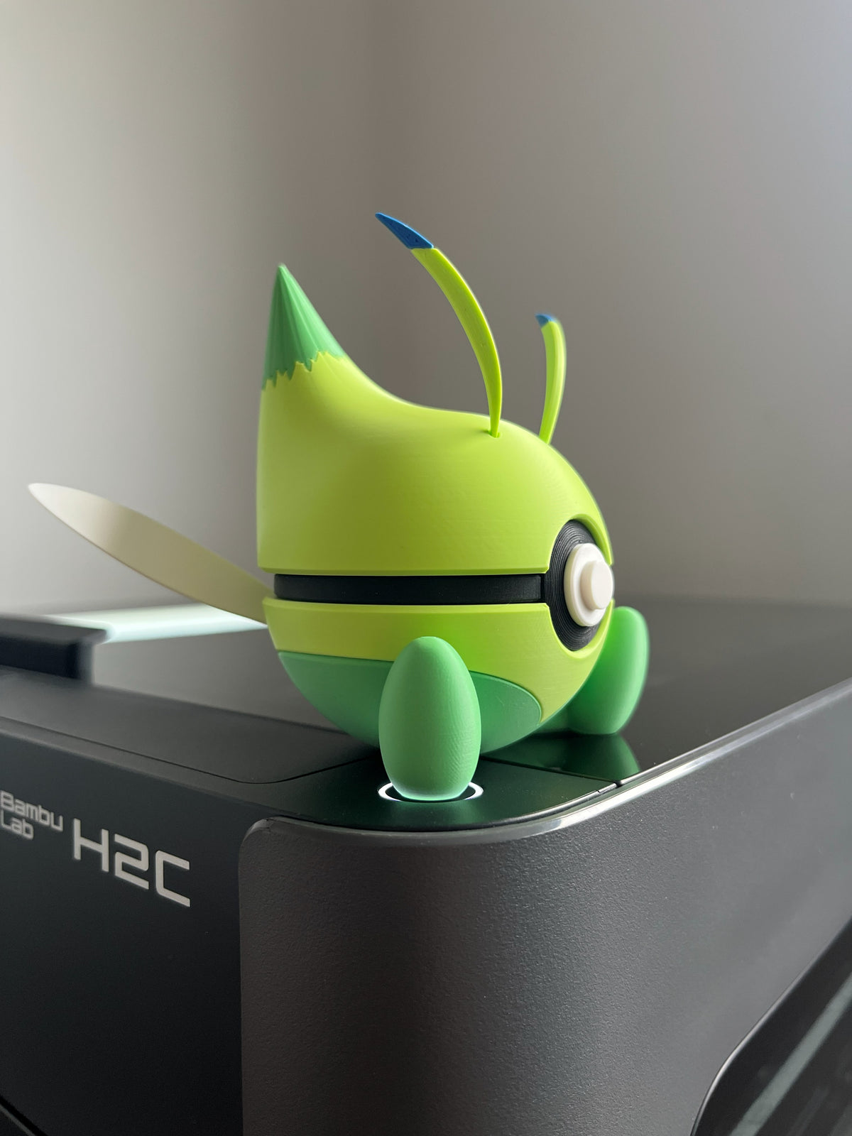 Celebi Monster Ball, side profile