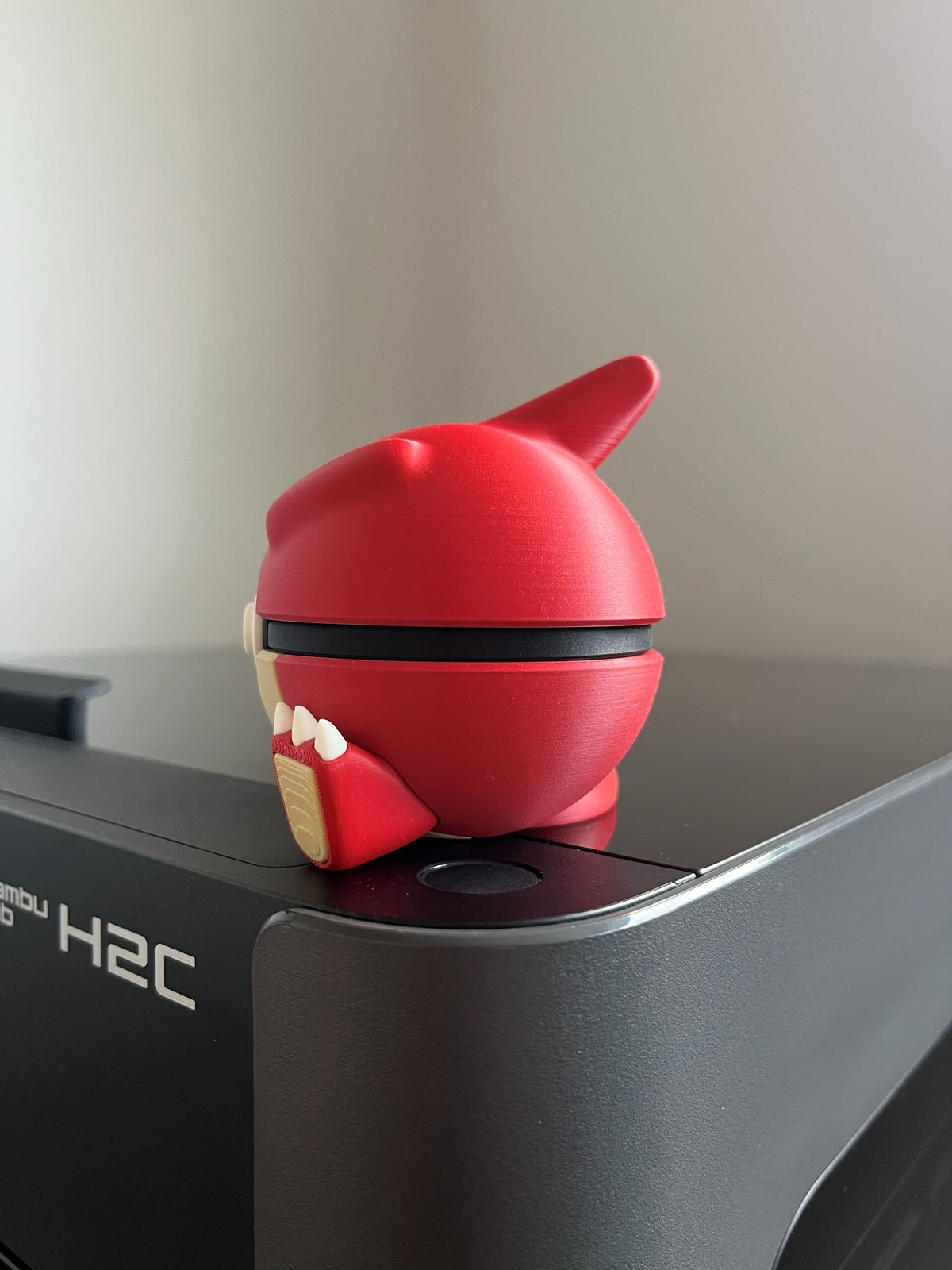 Charmeleon Monster Ball, left side