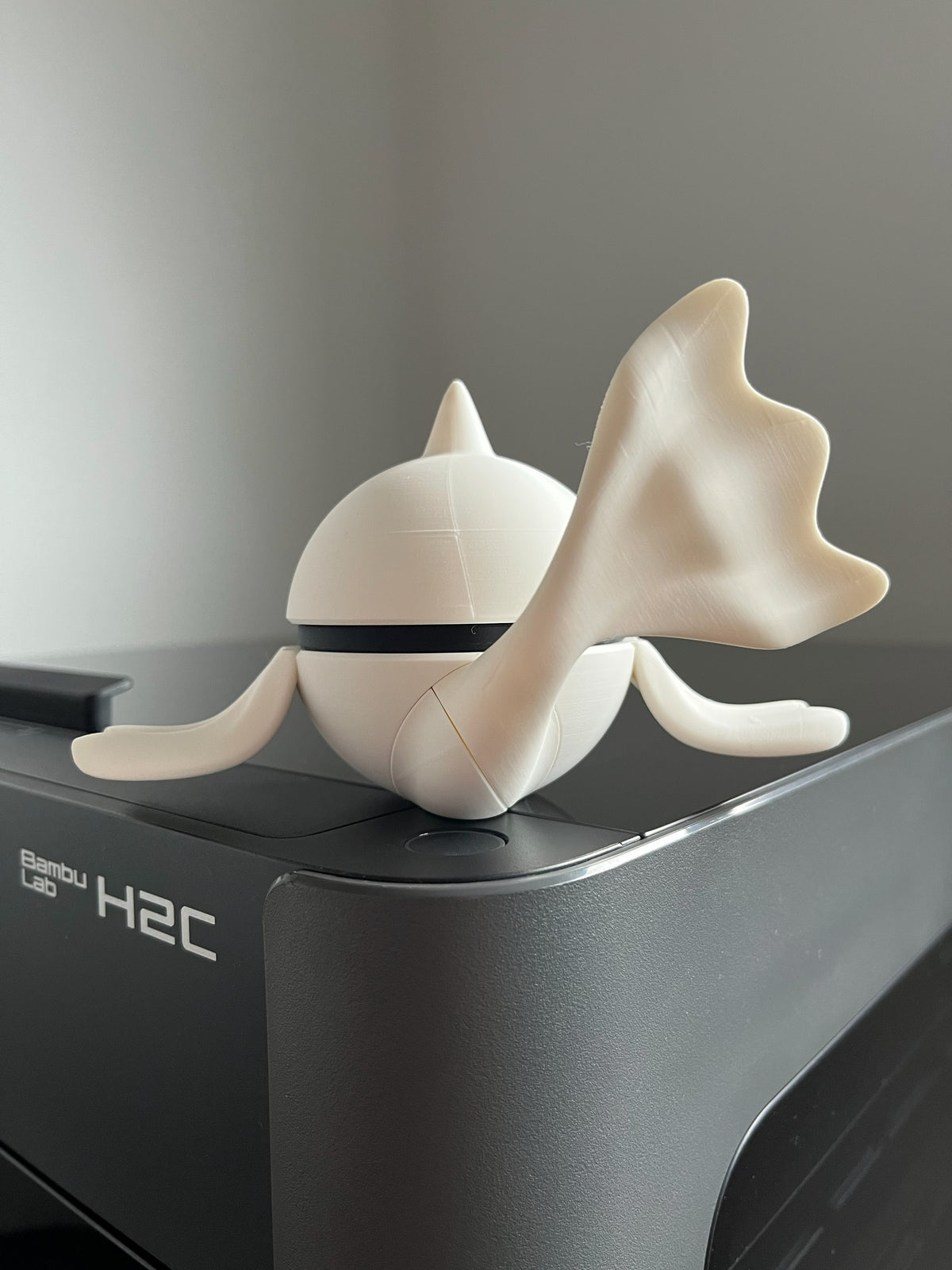 Dewgong Monster Ball, back view