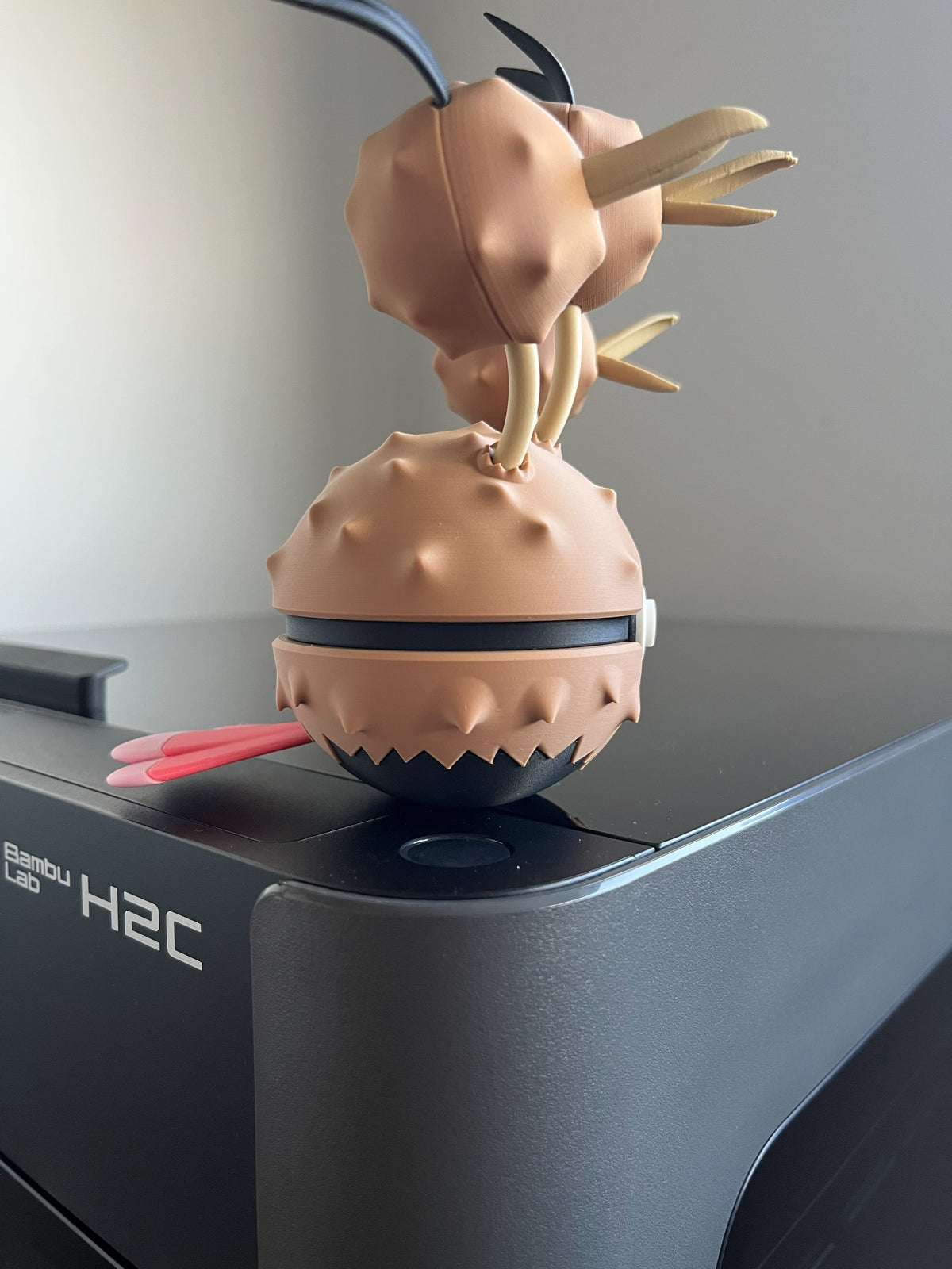 Dodrio Monster Ball, right side