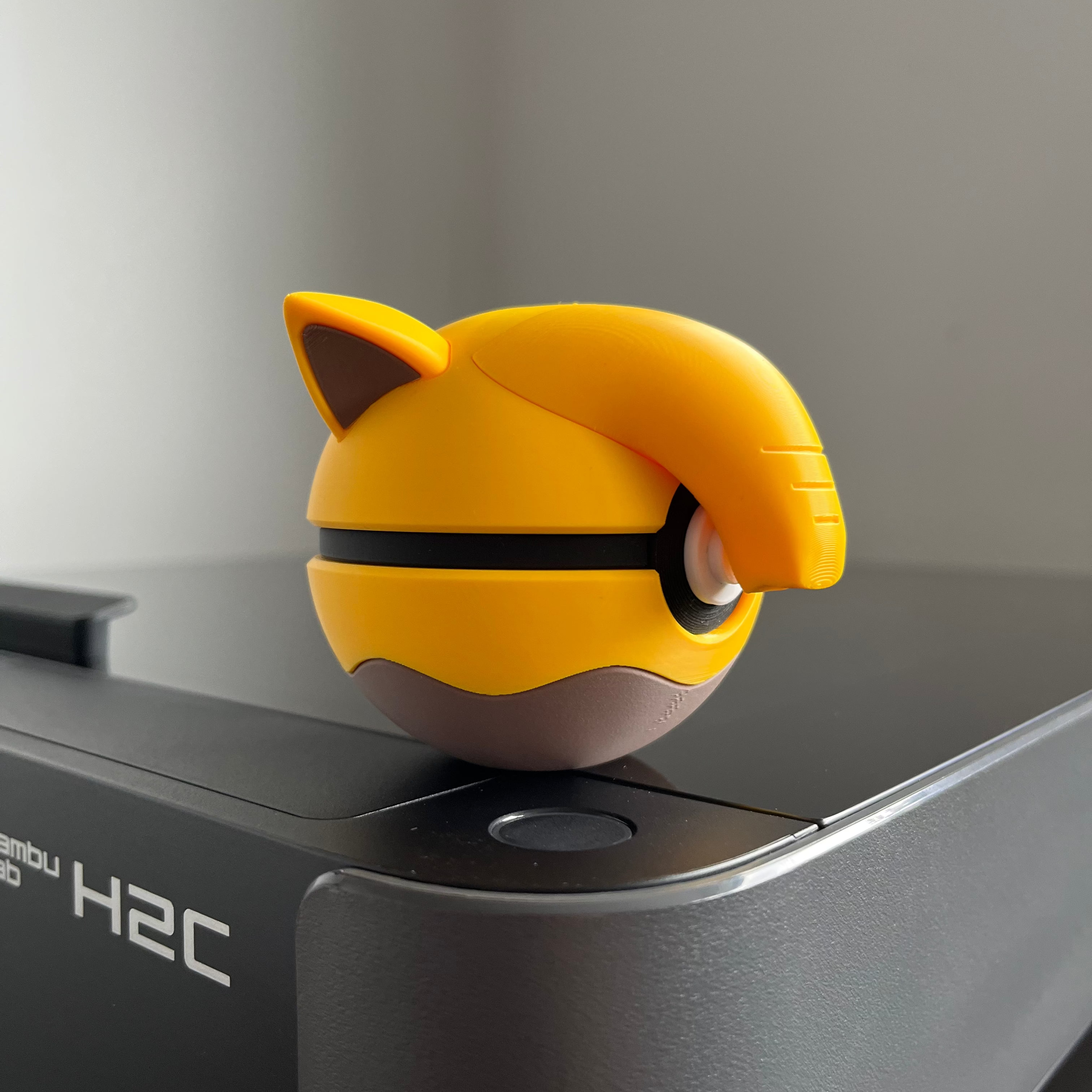 Drowzee Monster Ball, side profile