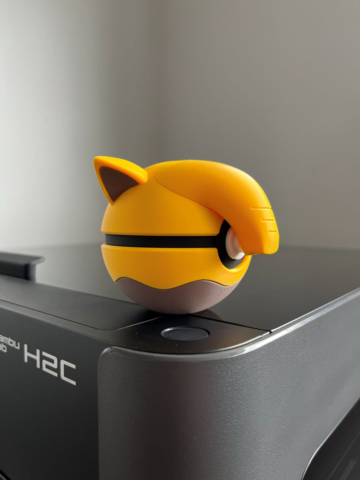 Drowzee Monster Ball, side profile