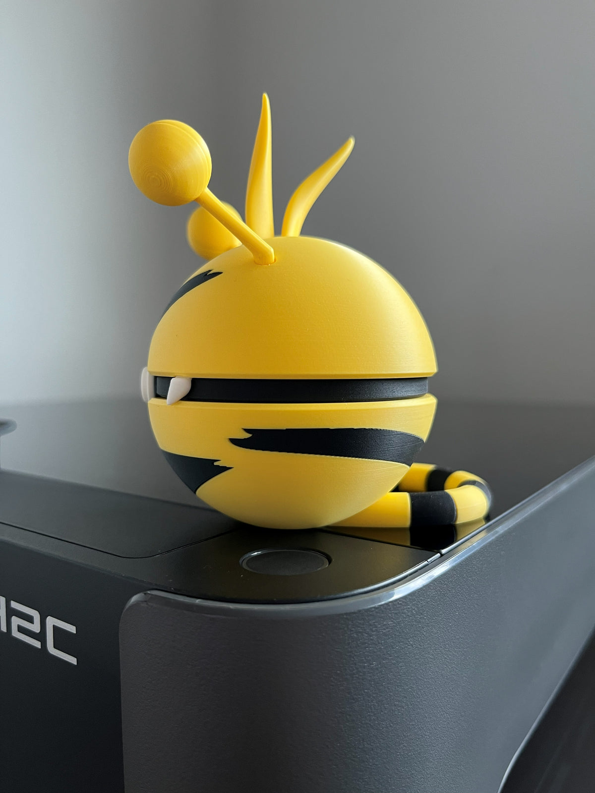 Electabuzz Monster Ball, left side