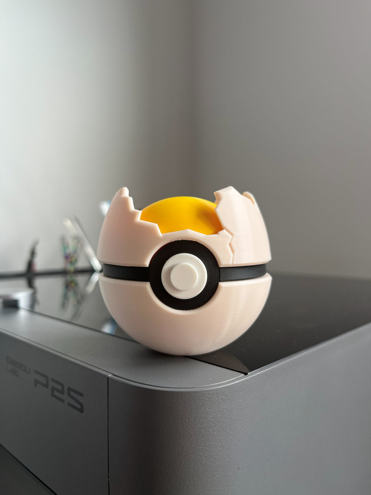 Exeggcute Monster Ball, front view