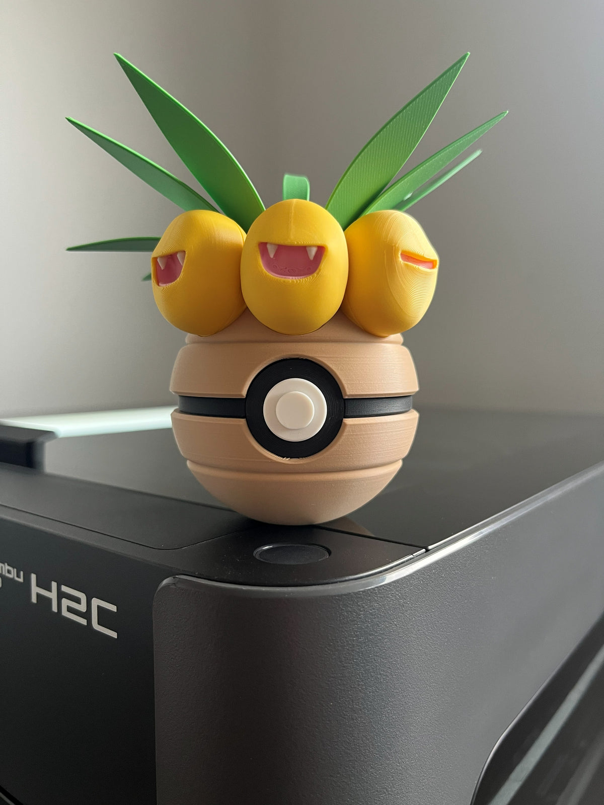 Exeggutor Monster Ball, front view