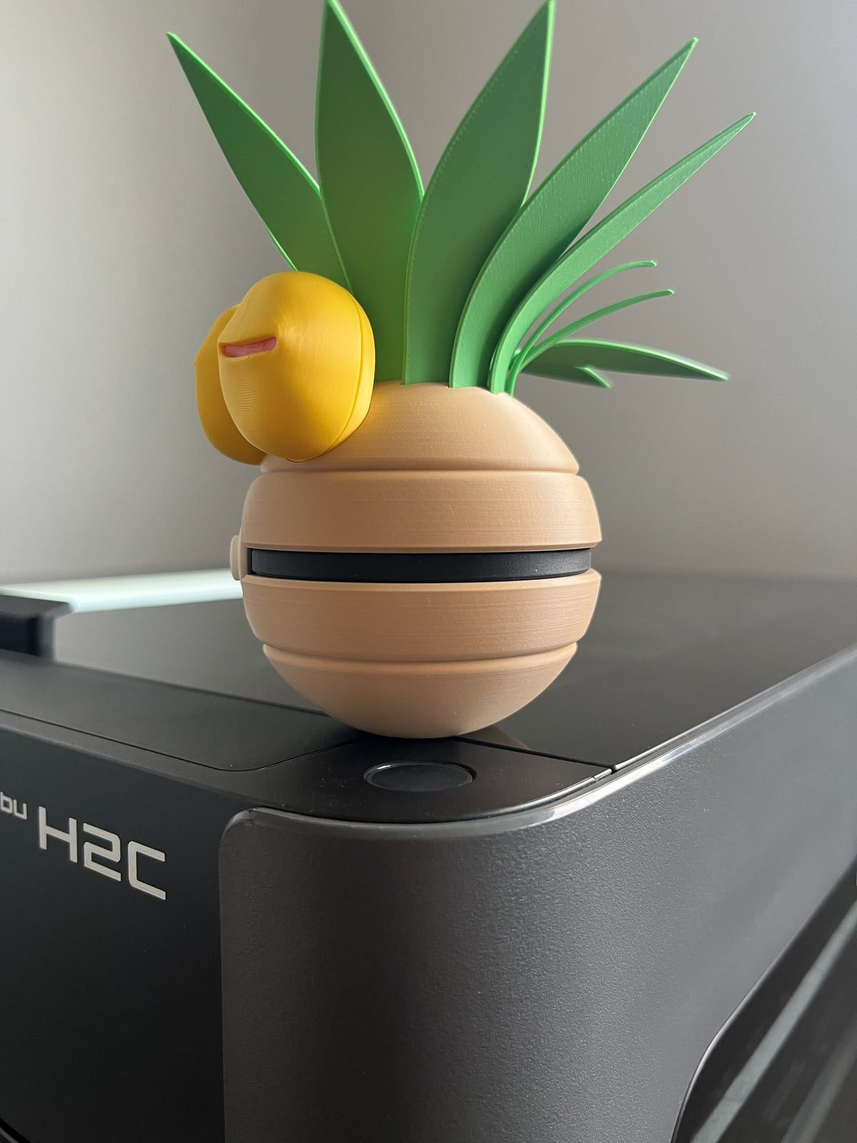 Exeggutor Monster Ball, left side
