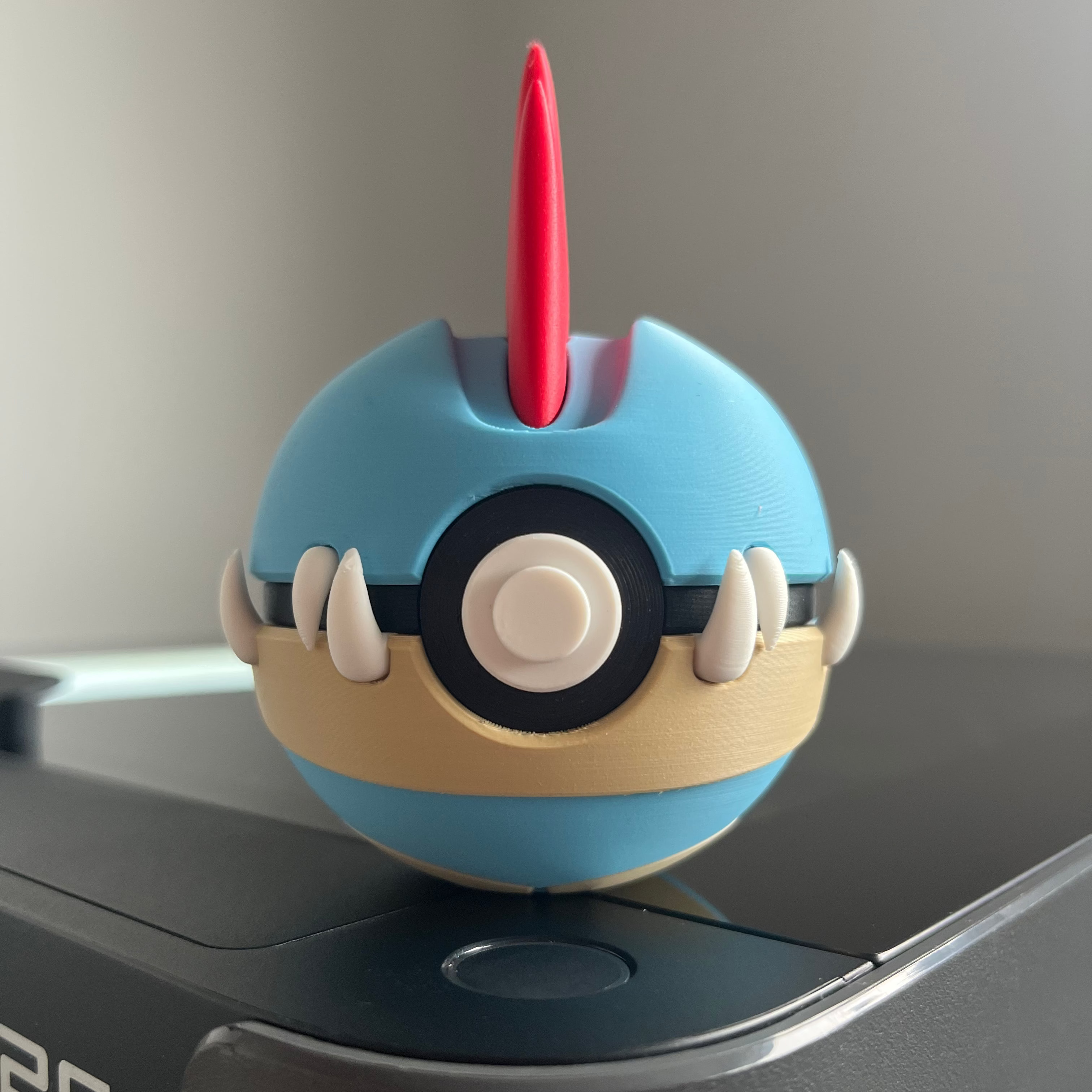 Feraligatr Monster Ball, front view