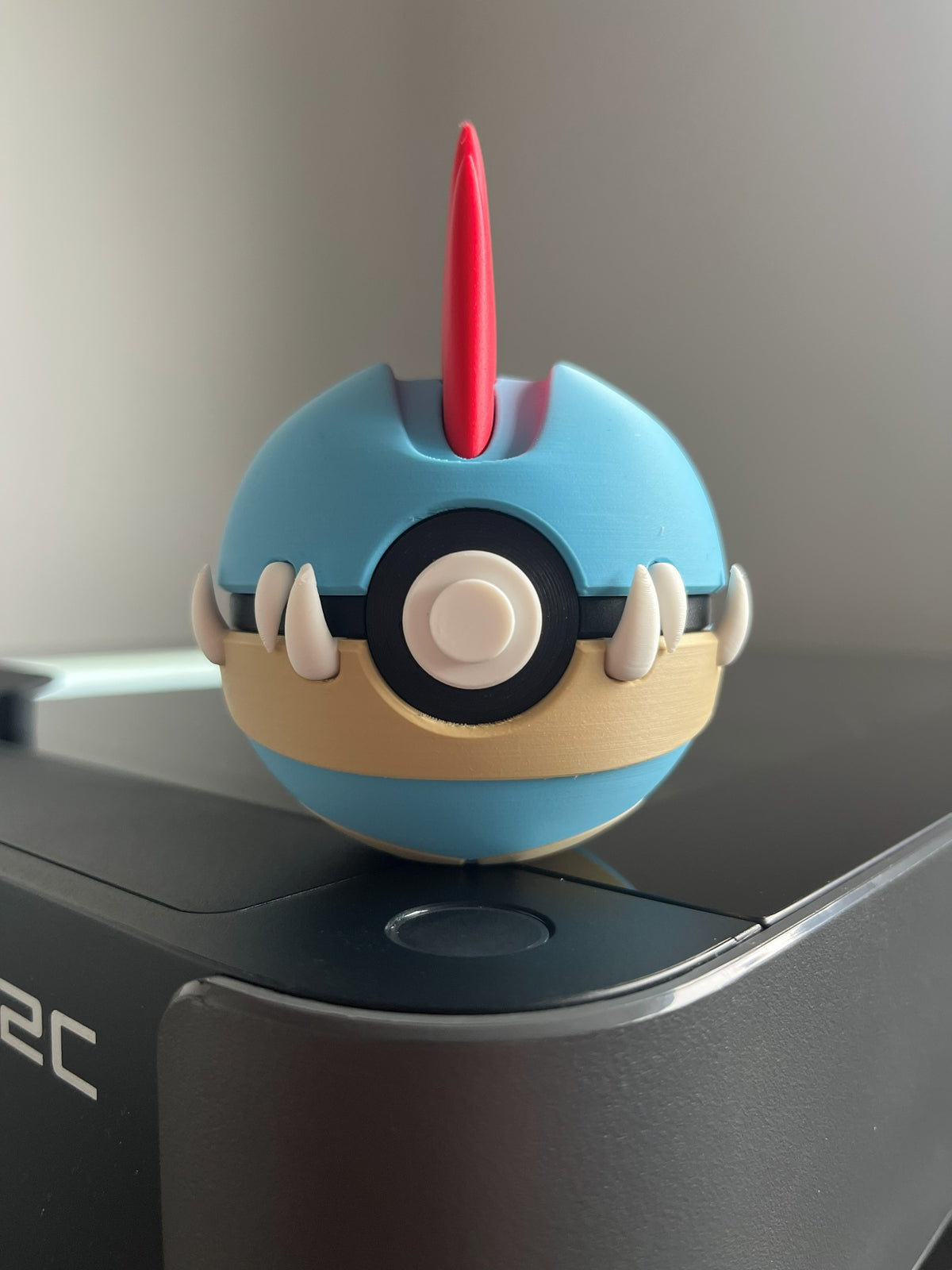 Feraligatr Monster Ball, front view