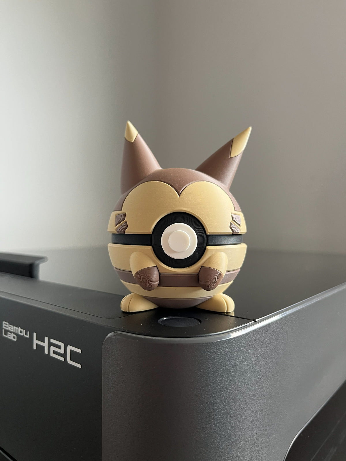 Furret Monster Ball, front view