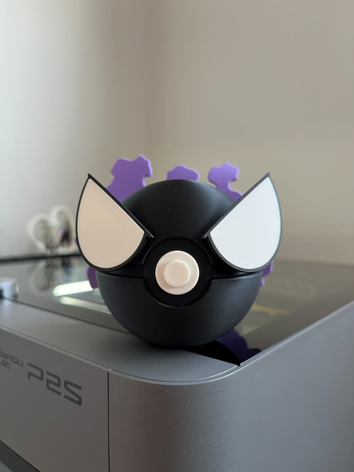 Gastly Monster Ball, front view