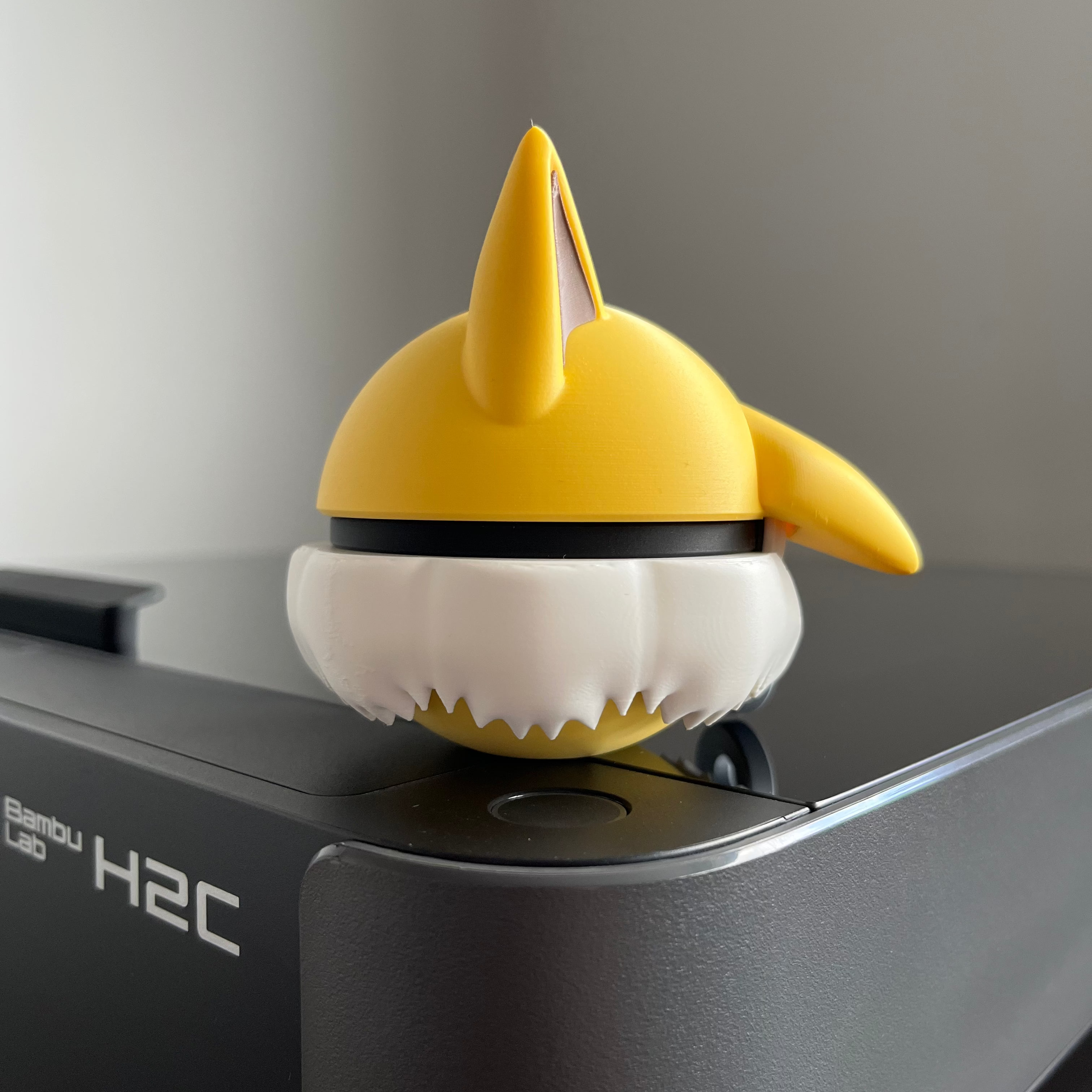 Hypno Monster Ball, right side