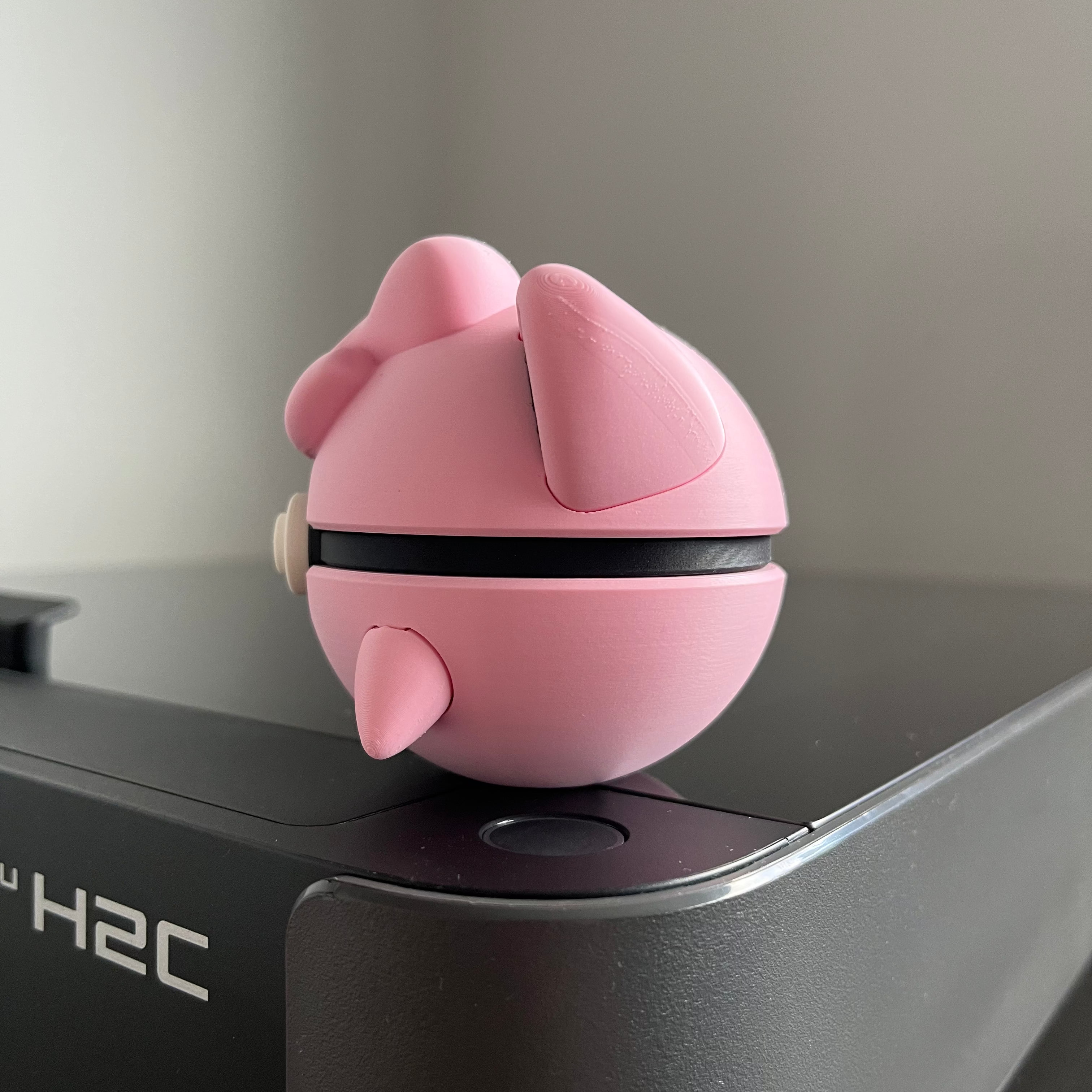 Jigglypuff Monster Ball, left side