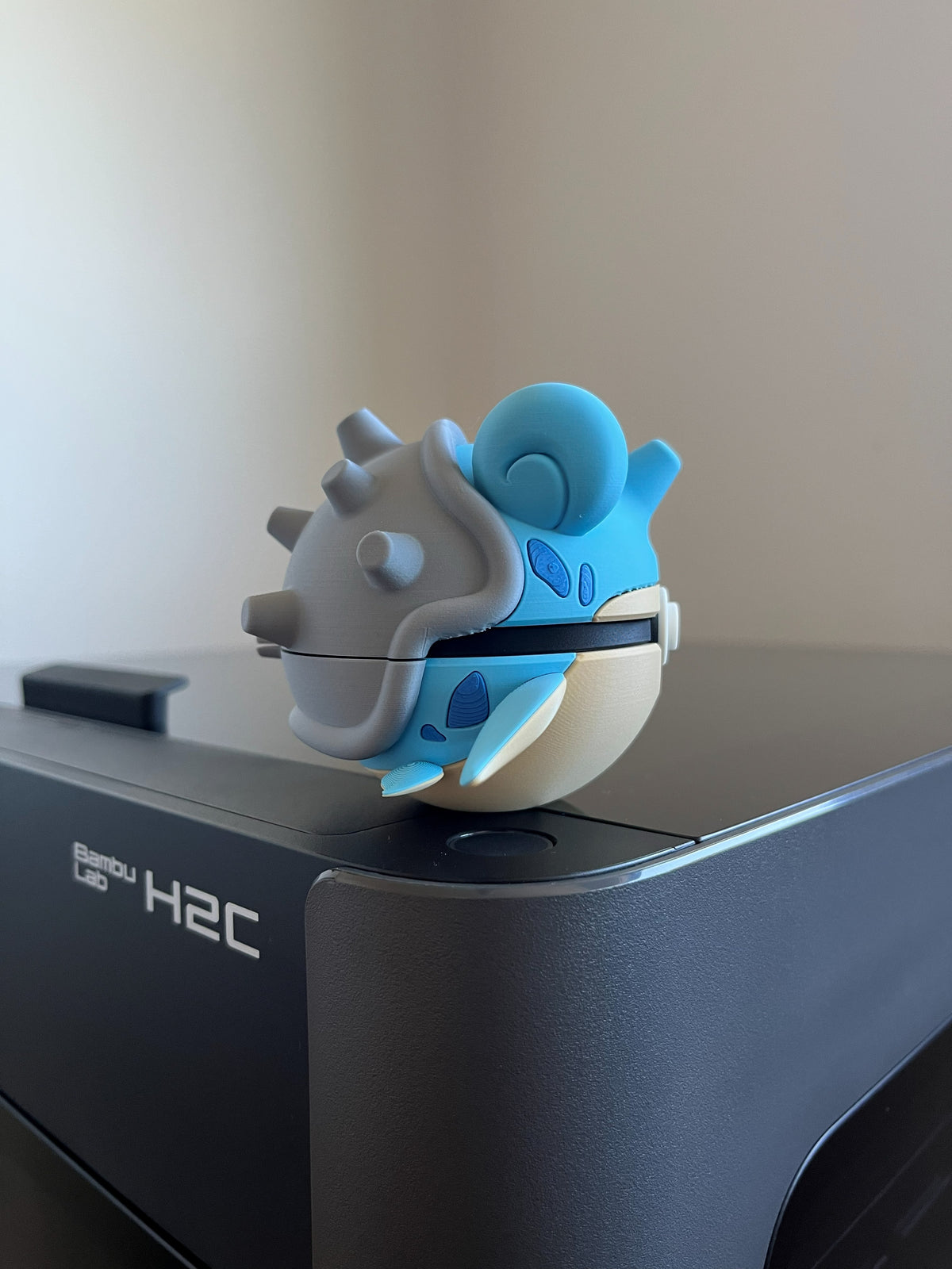 Lapras Monster Ball, right side