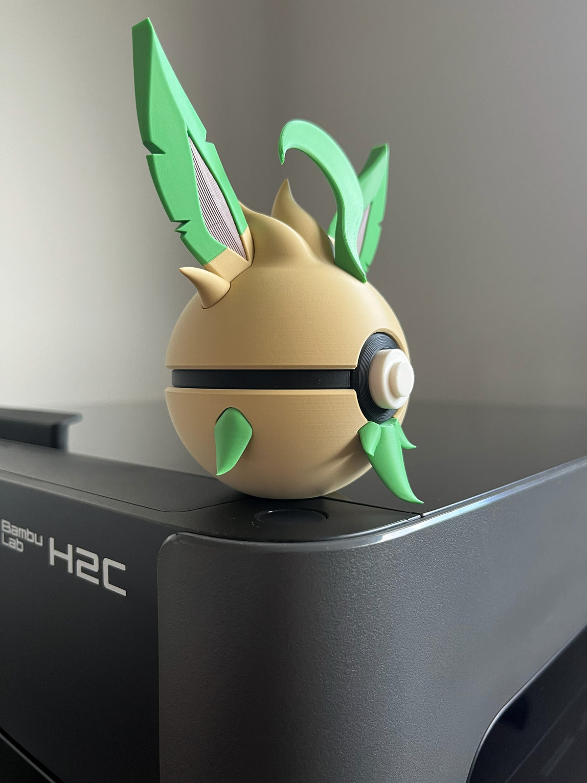 Leafeon Monster Ball, side profile