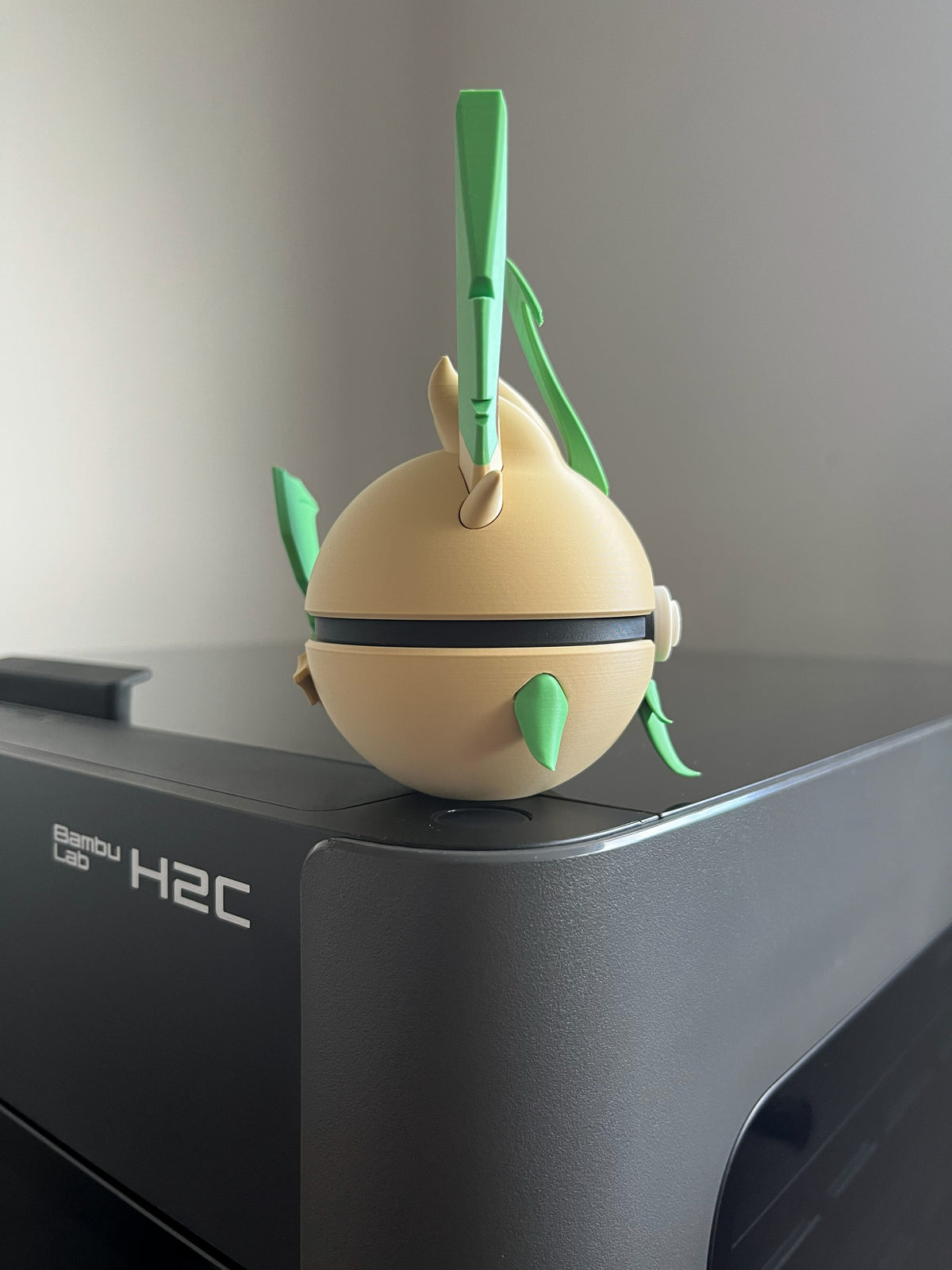 Leafeon Monster Ball, right side