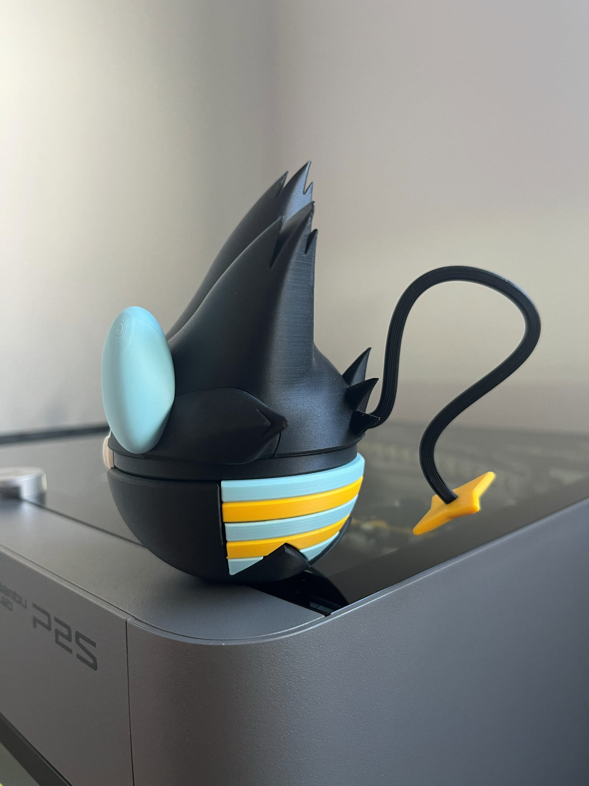 Luxray Monster Ball, left side
