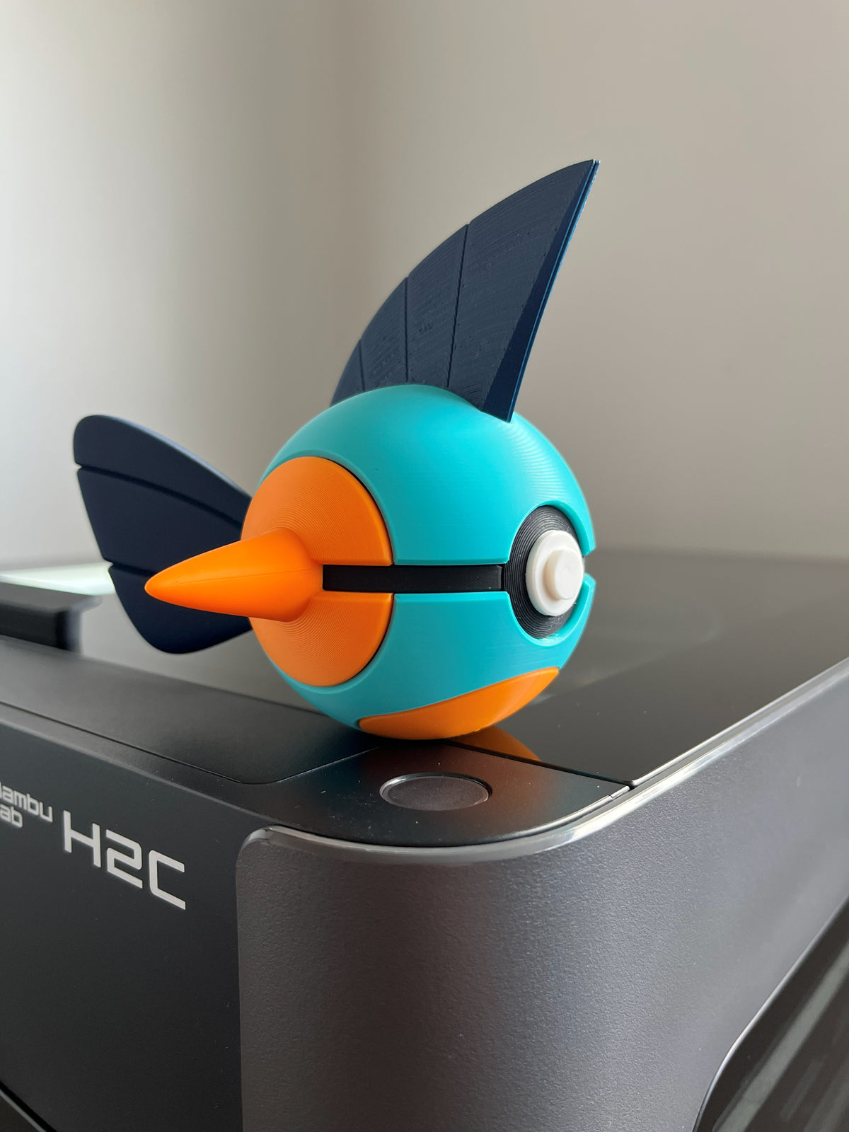 Marshtomp Monster Ball, side profile