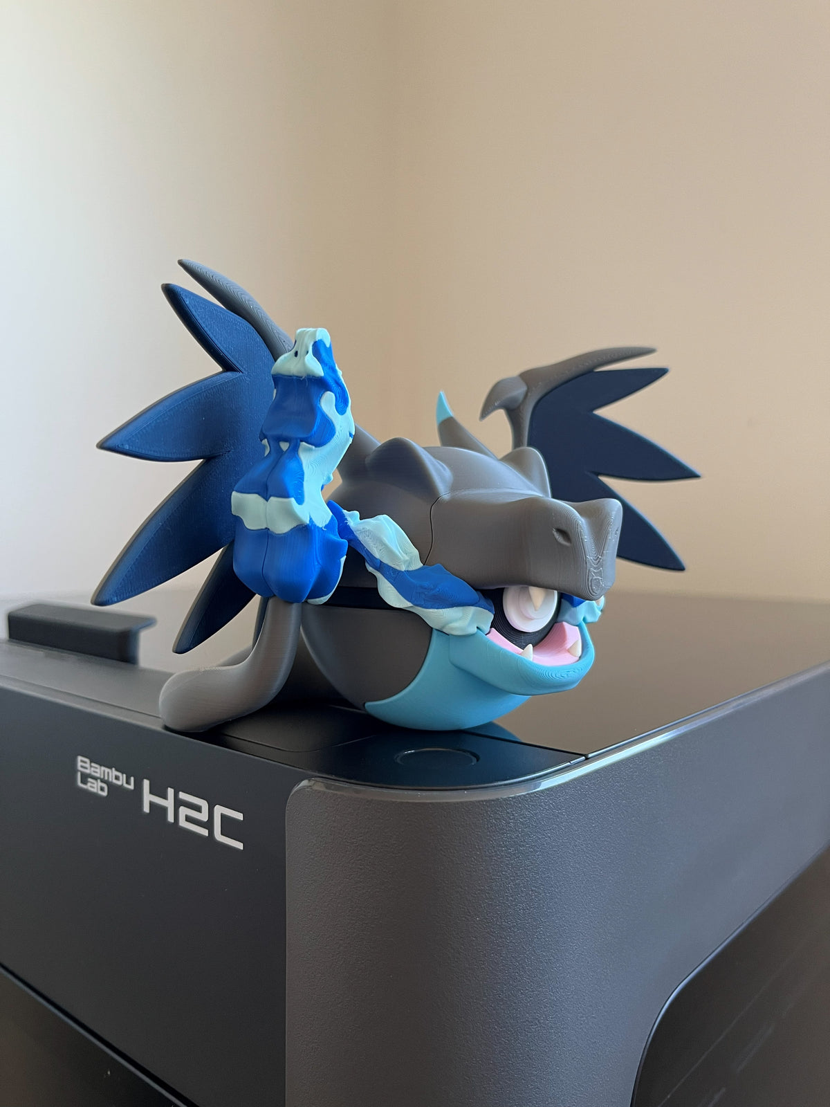 Mega Charizard X Monster Ball, side profile