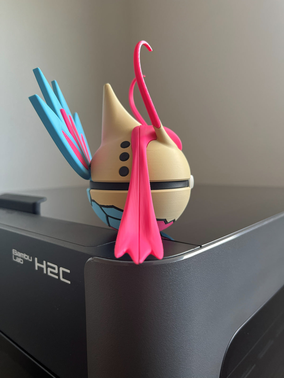 Milotic Monster Ball, right side