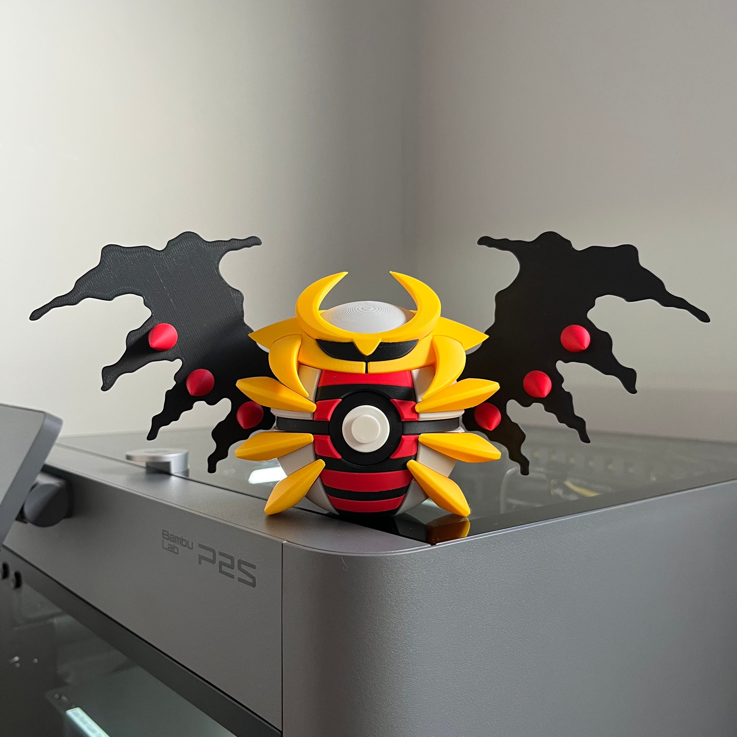 Giratina Monster Ball