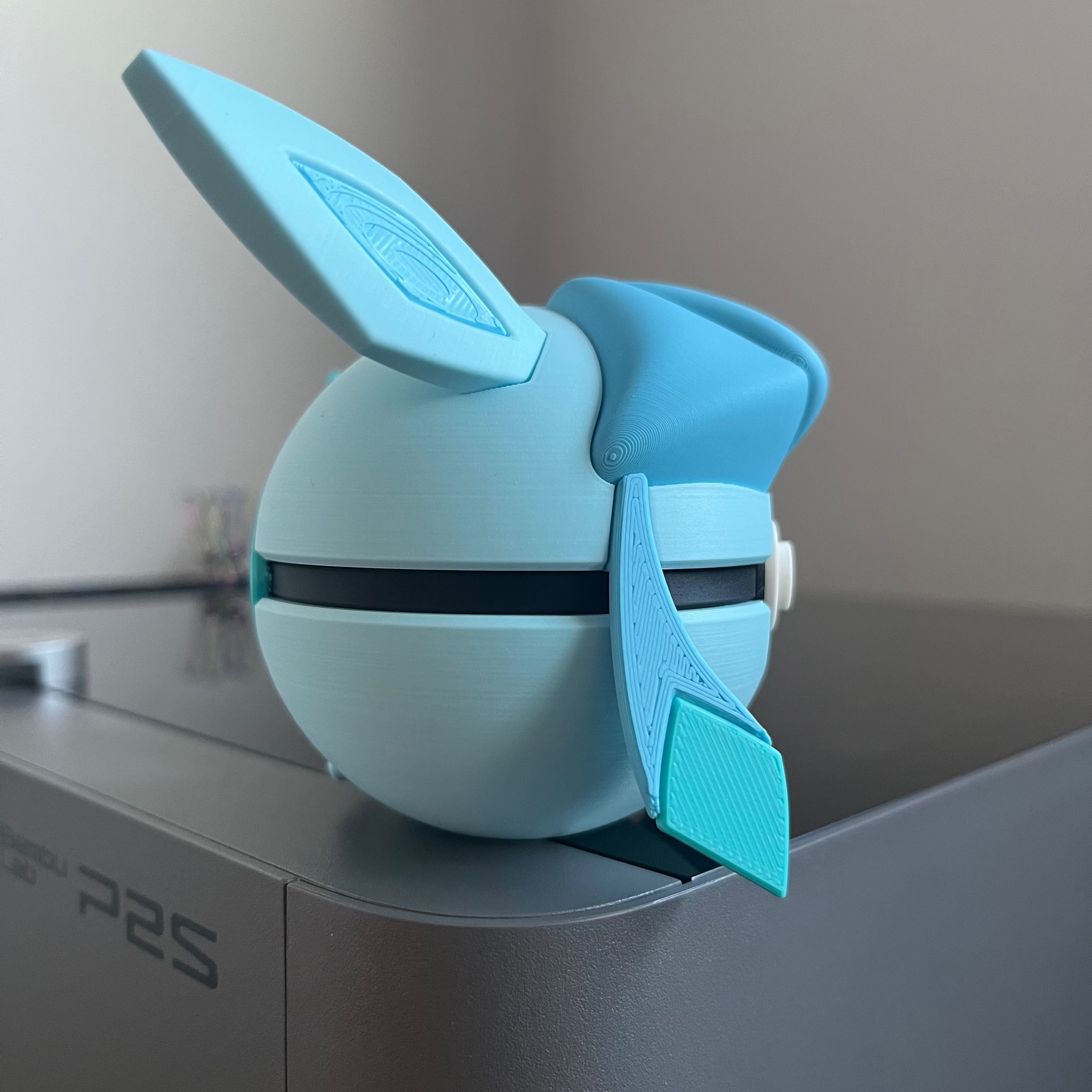 Glaceon Monster Ball