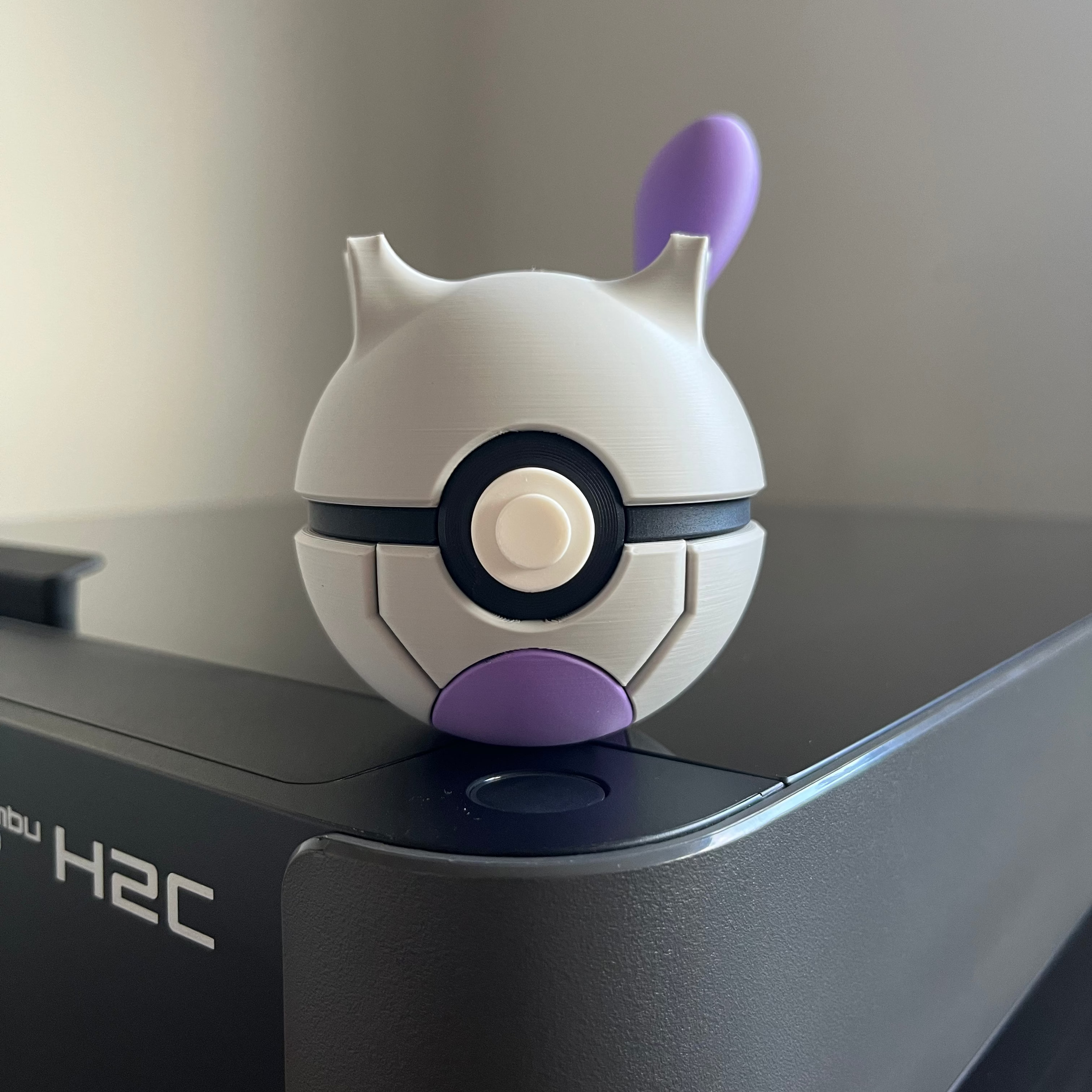 Mewtwo Monster Ball