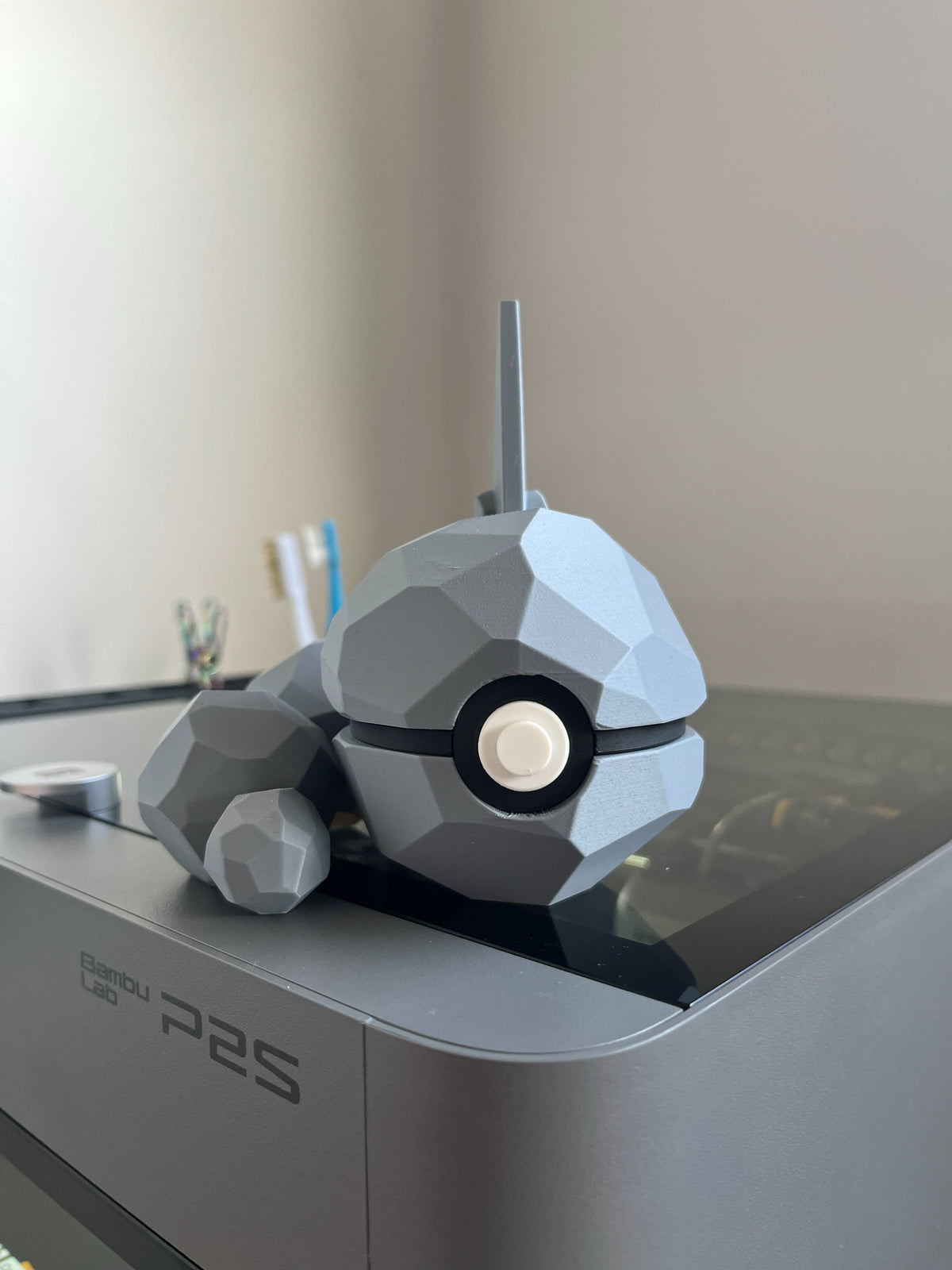 Onix Monster Ball, front view