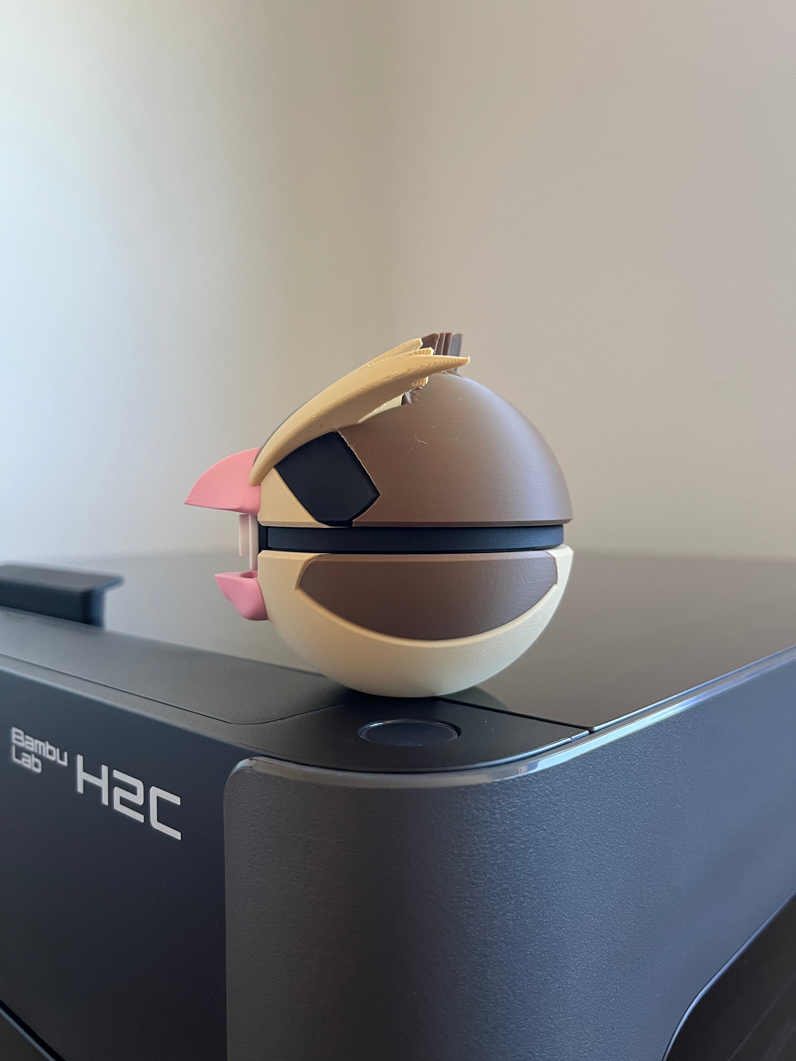 Pidgey Monster Ball, left side