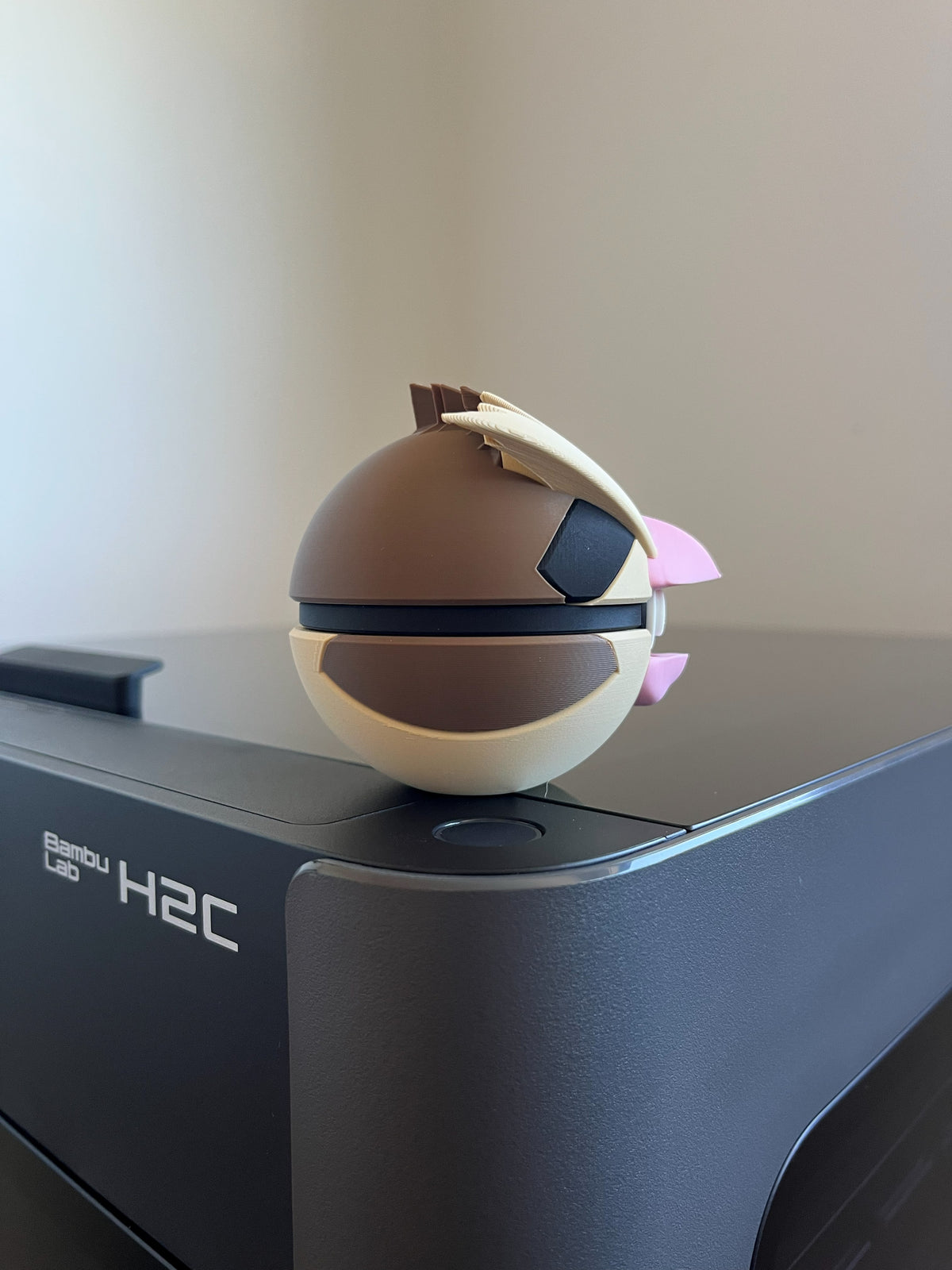 Pidgey Monster Ball, right side