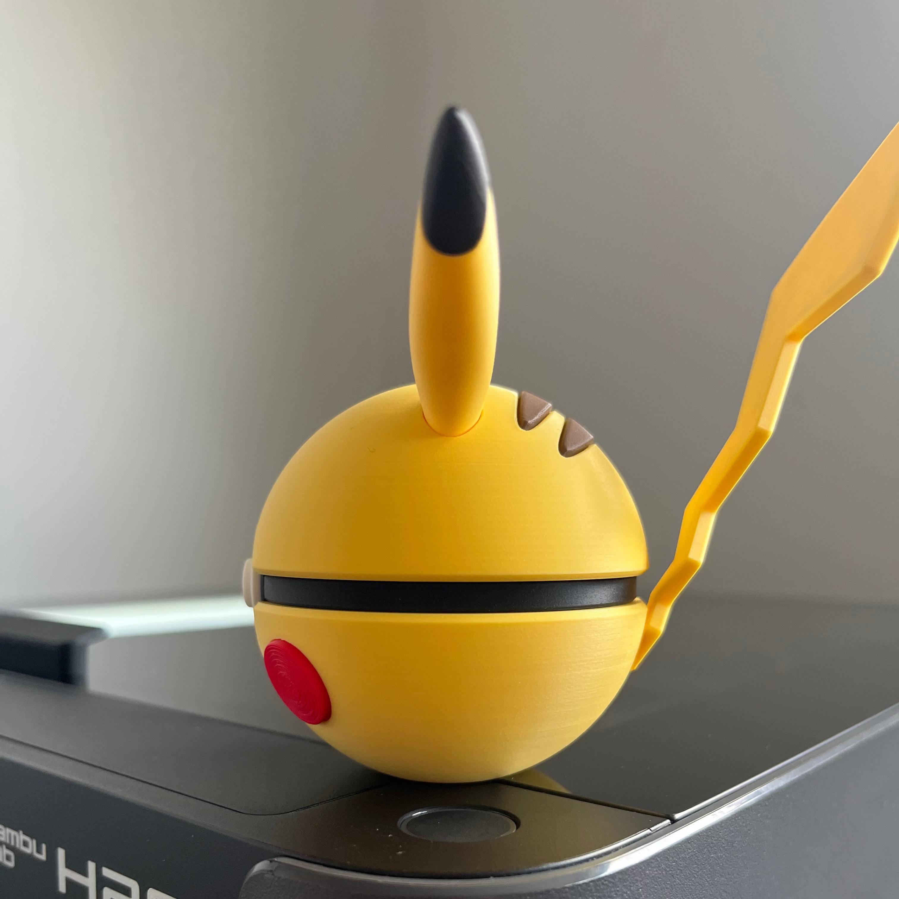 Pikachu Monster Ball, left side