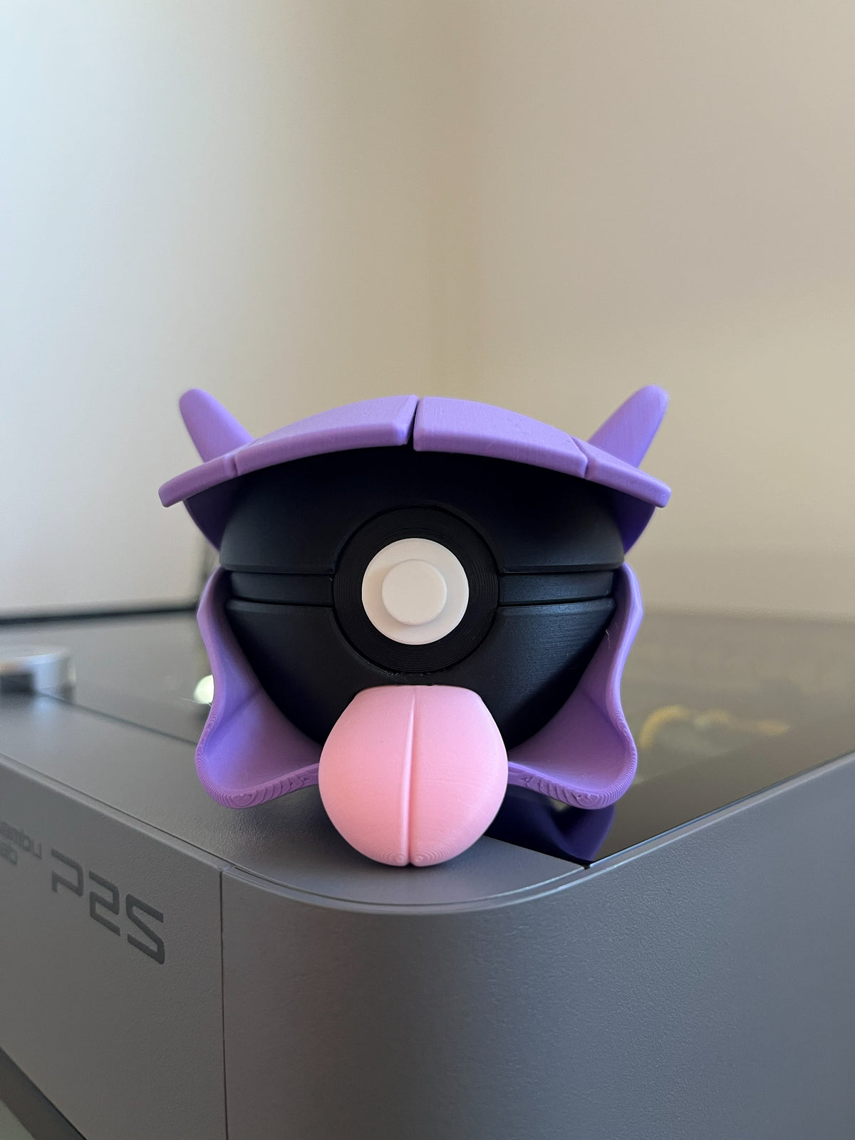 Shellder Monster Ball, front view