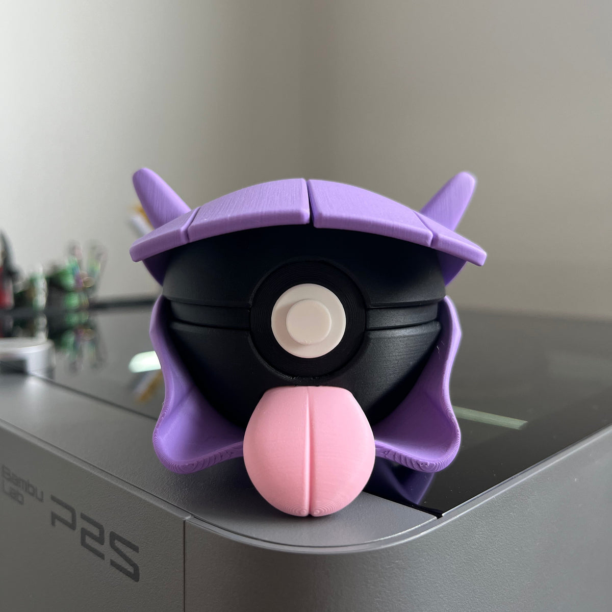 Shellder Monster Ball, front view
