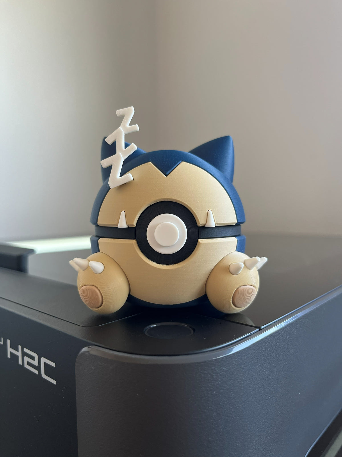 Snorlax Monster Ball, front view