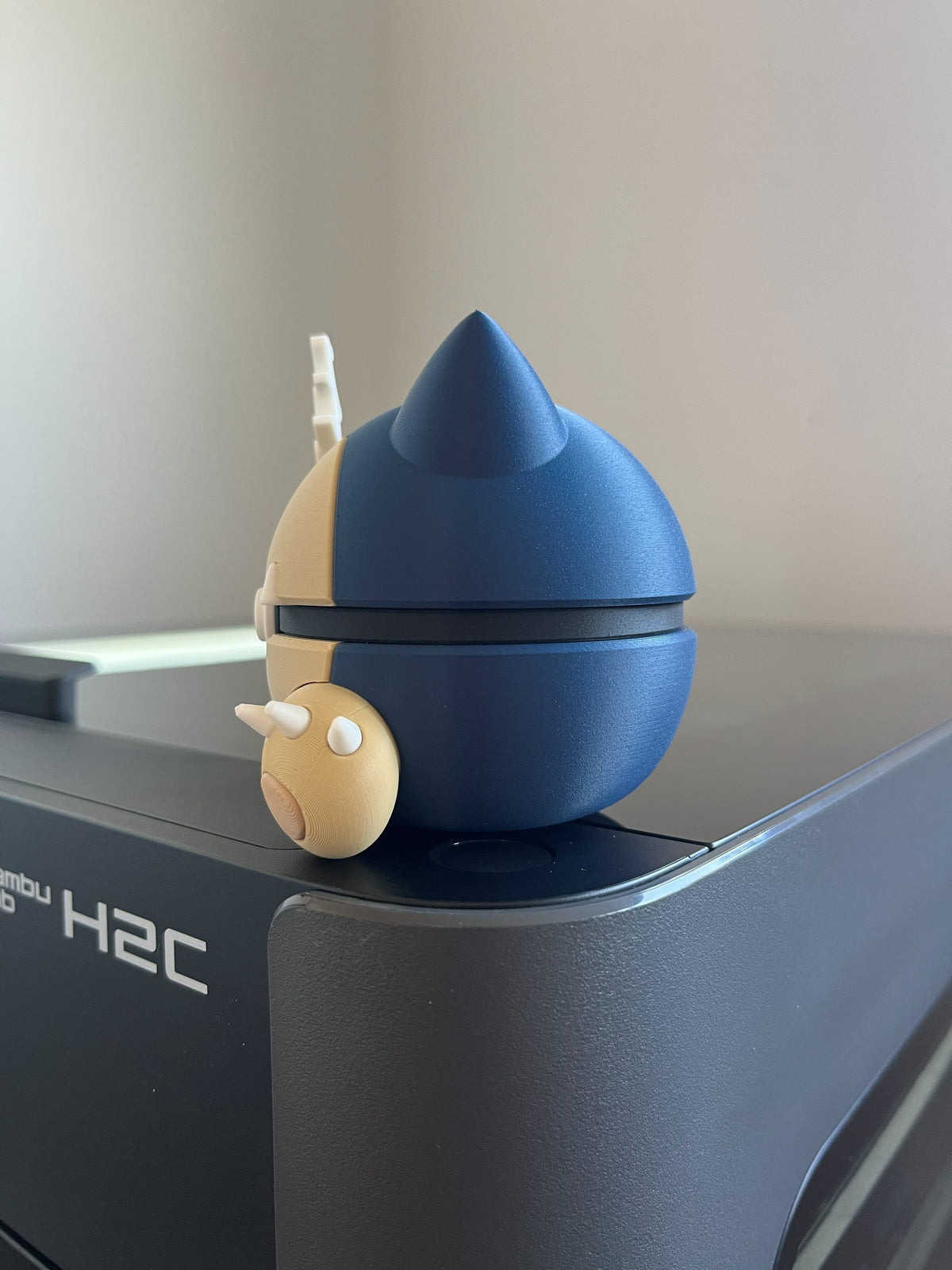 Snorlax Monster Ball, left side