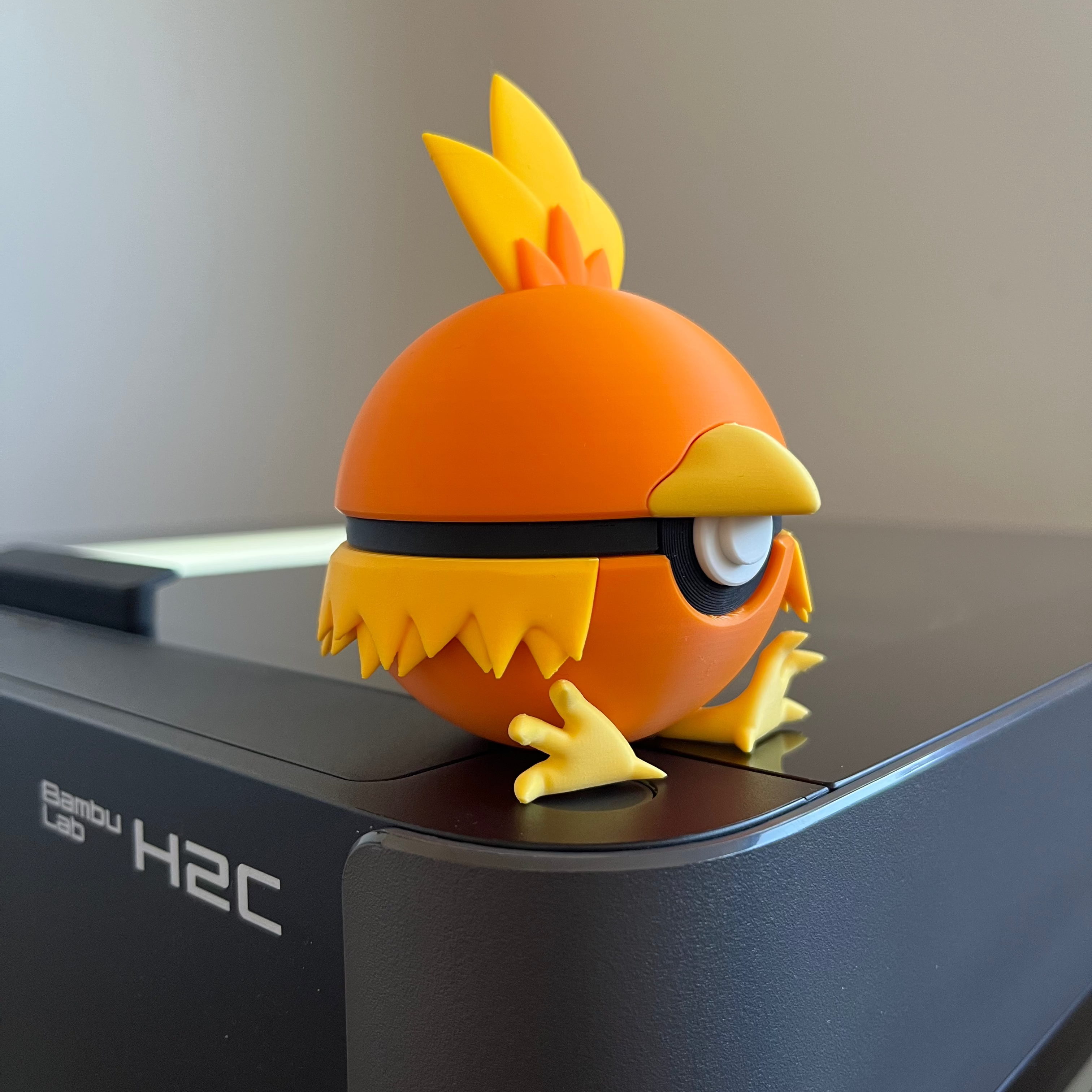 Torchic Monster Ball, side profile