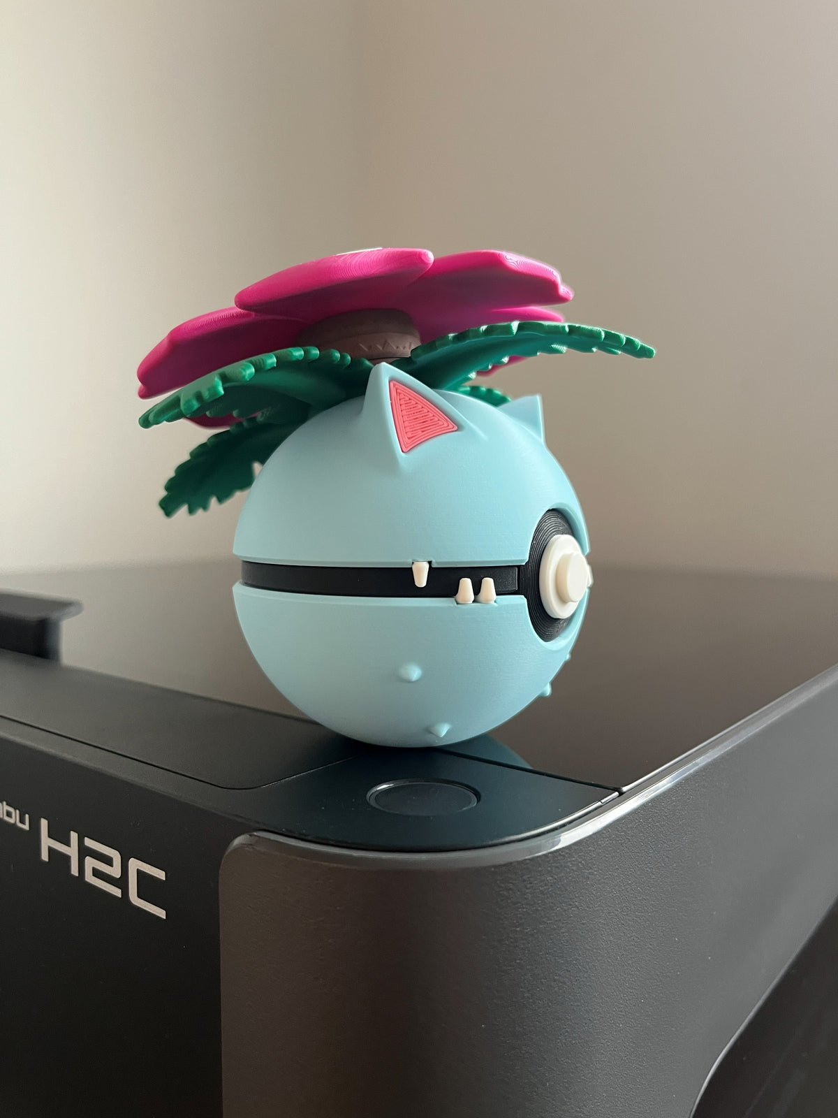 Venusaur Monster Ball, side profile