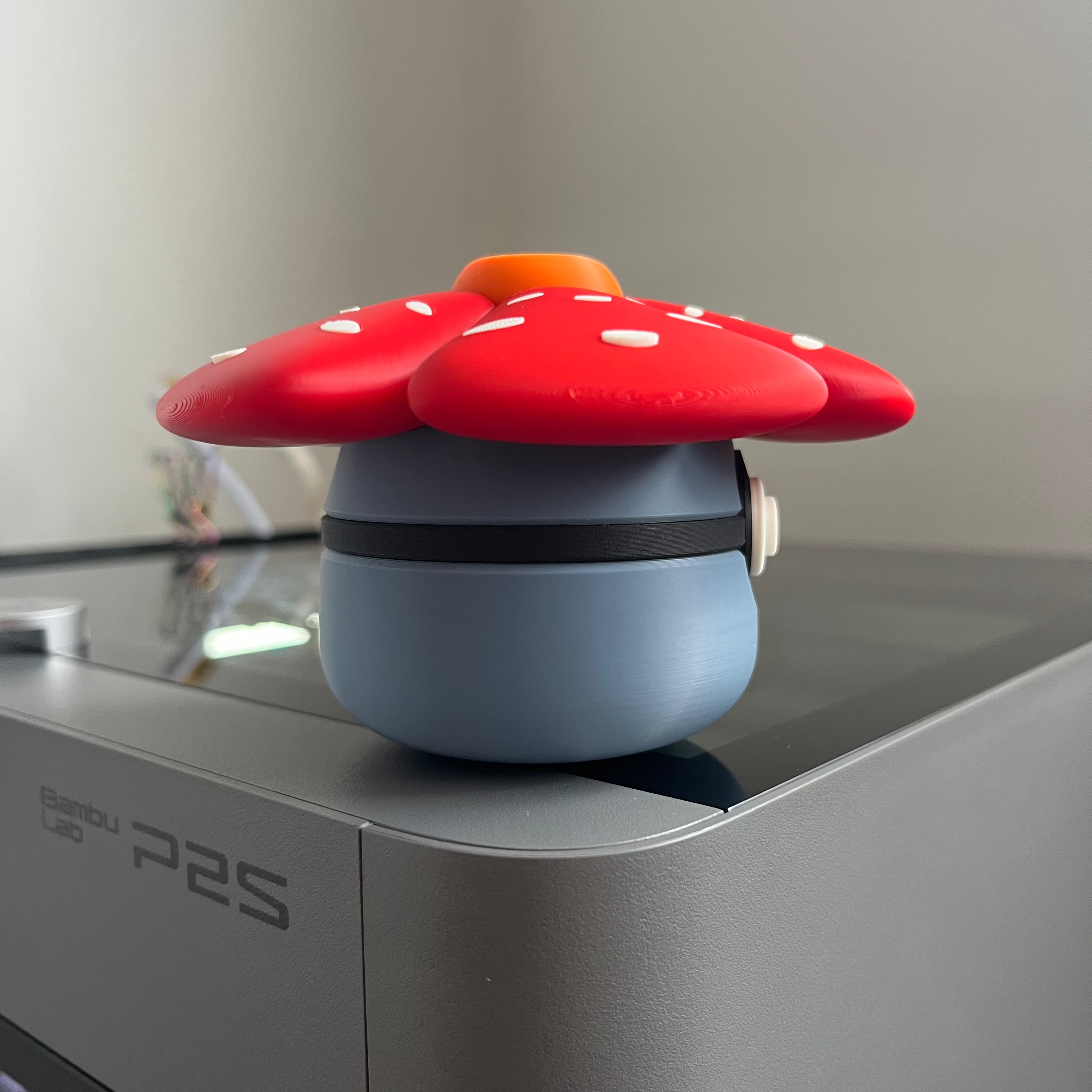 Vileplume Monster Ball, right side