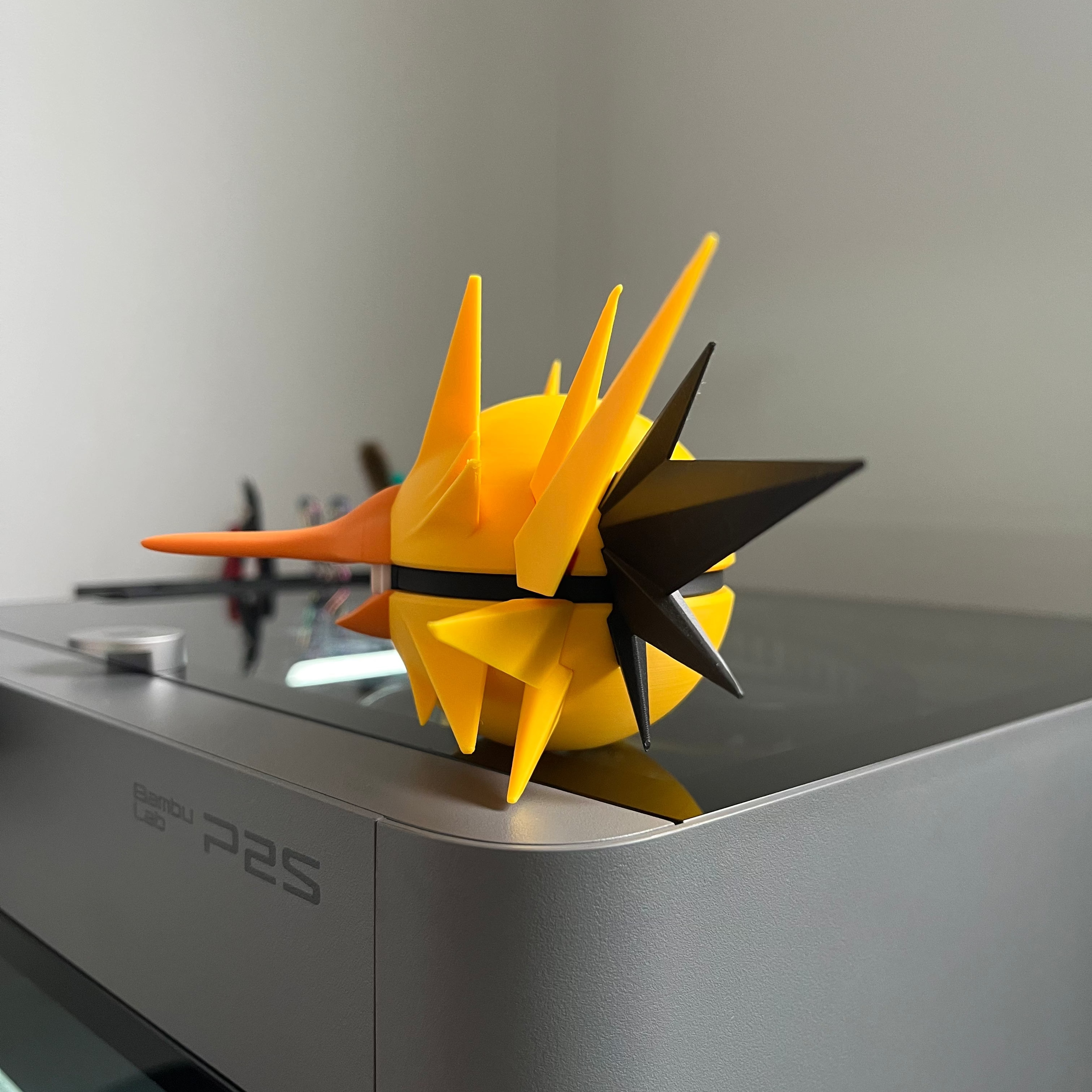 Zapdos Monster Ball, left side