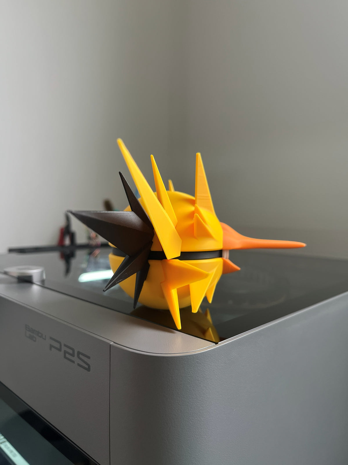 Zapdos Monster Ball, right side