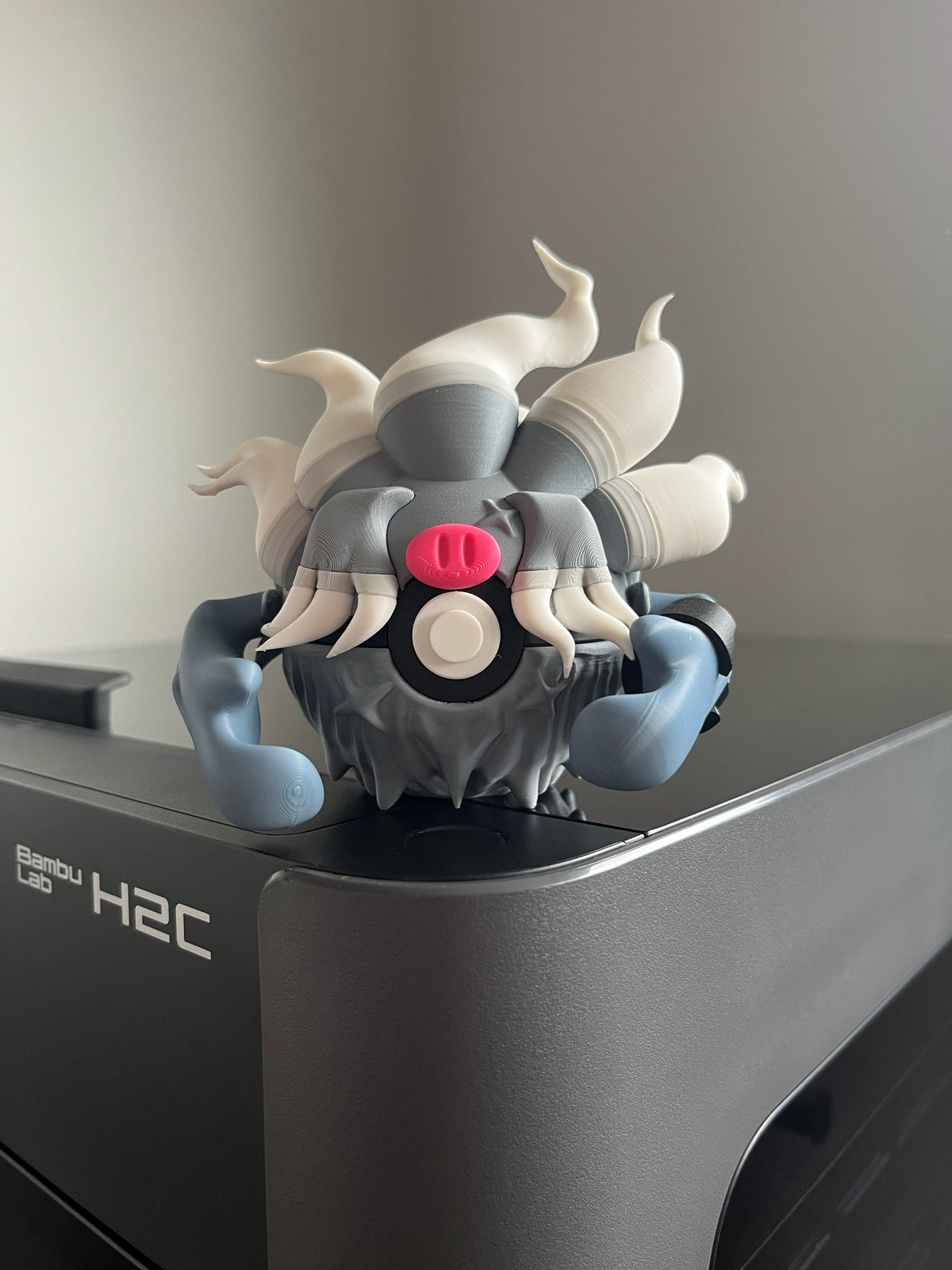 Annihilape Monster Ball, front view