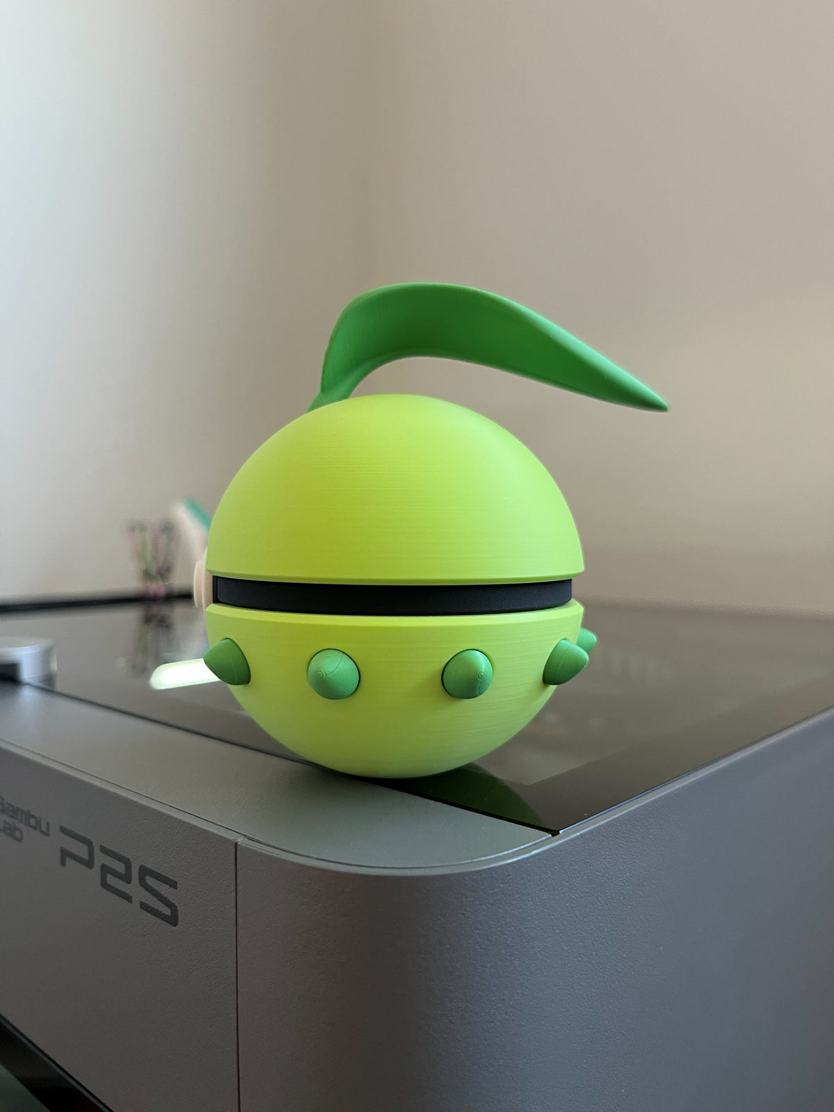 Chikorita Monster Ball, left side