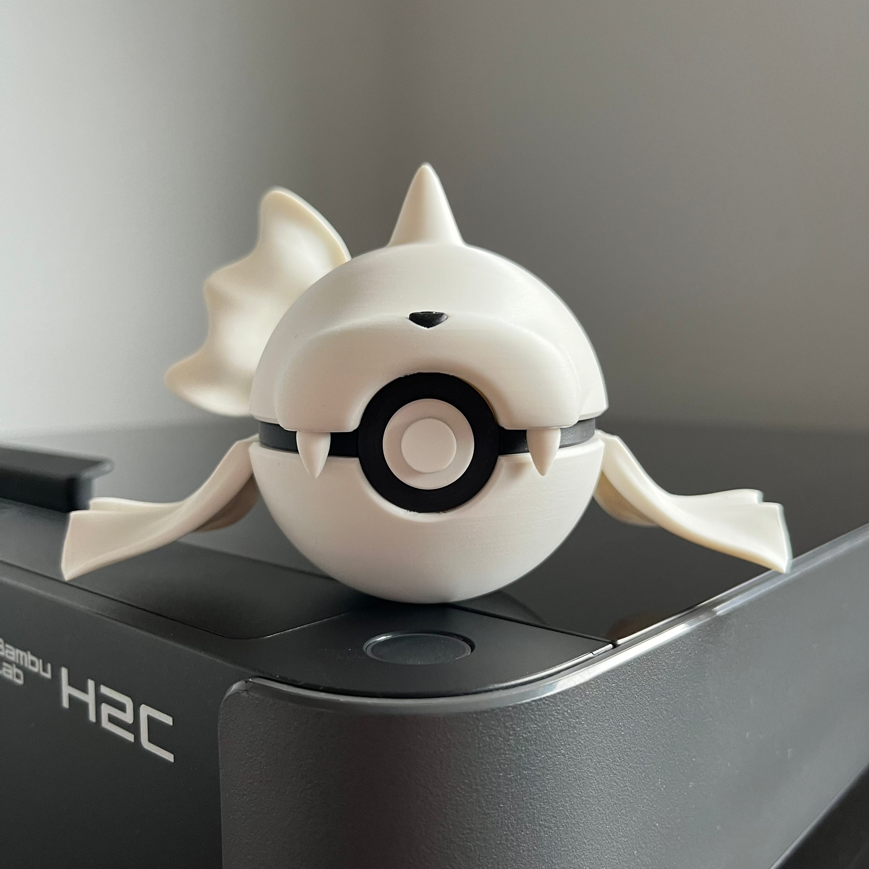 Dewgong Monster Ball, front view