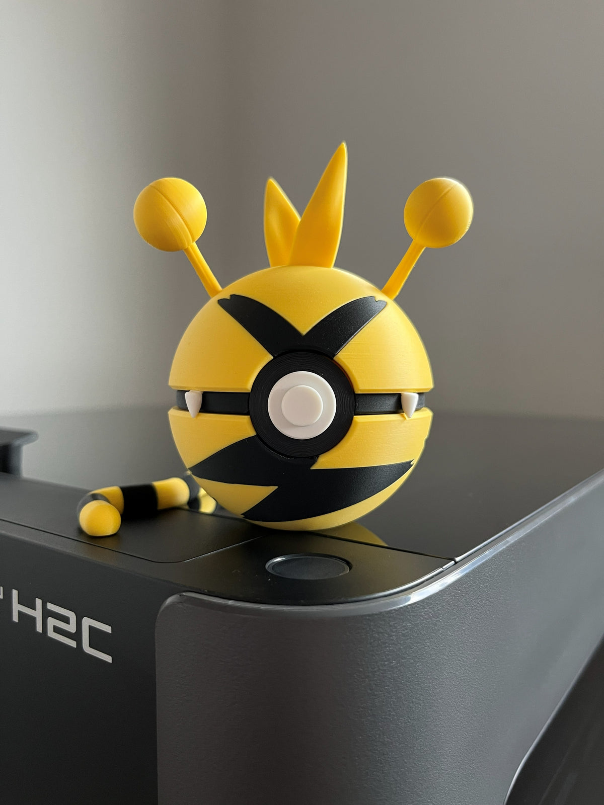 Electabuzz Monster Ball, front view