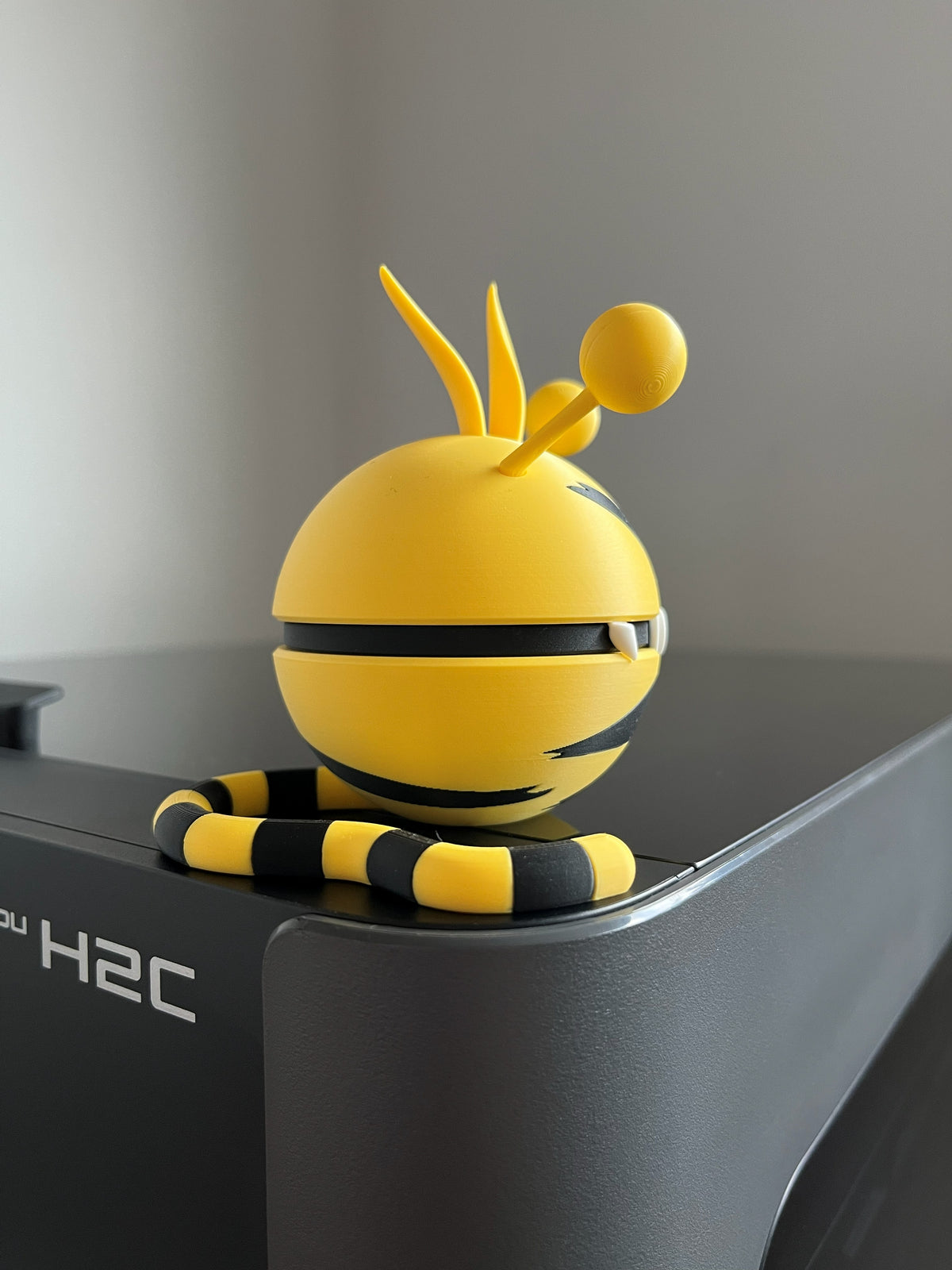 Electabuzz Monster Ball, right side