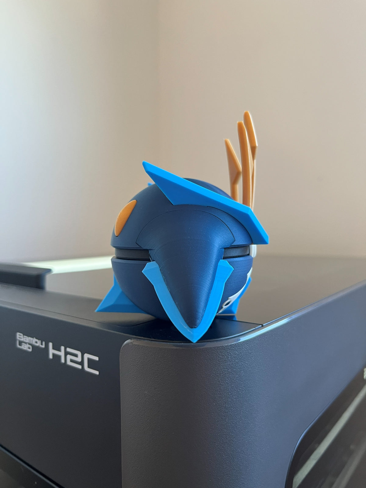 Empoleon Monster Ball, right side