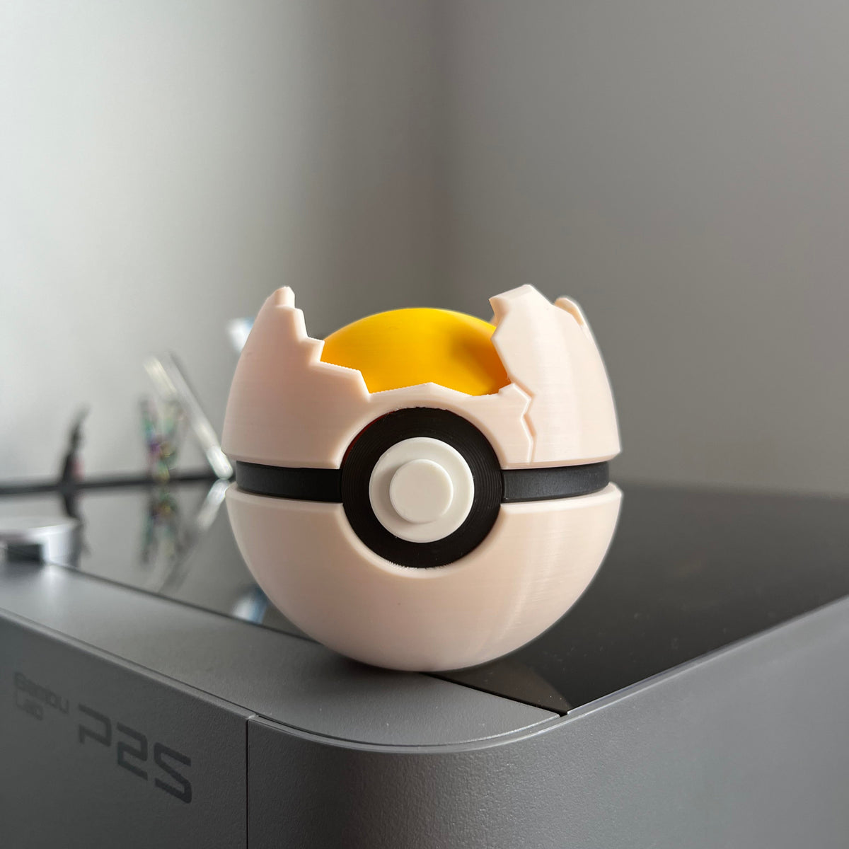 Exeggcute Monster Ball, front view