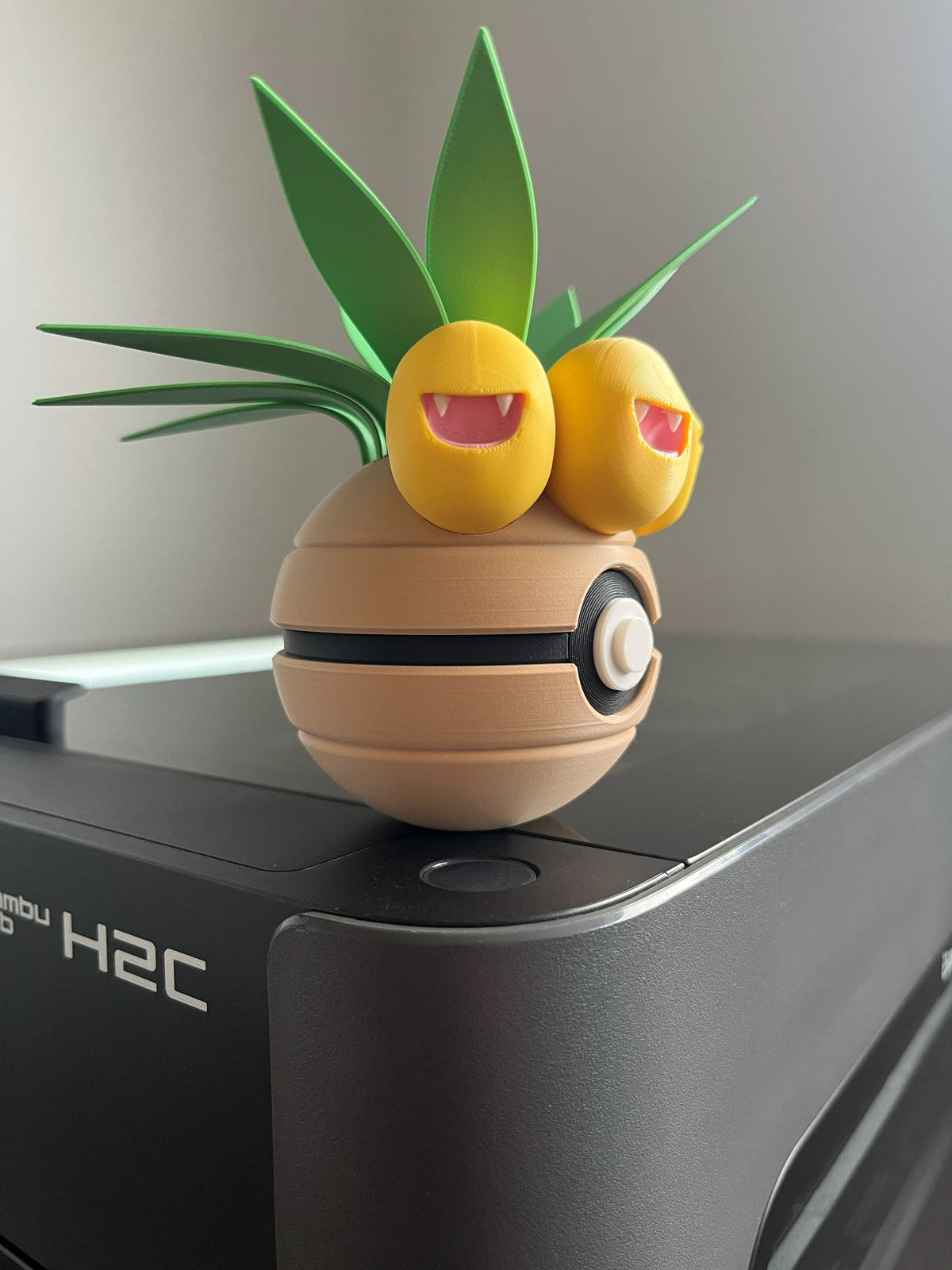 Exeggutor Monster Ball, side profile