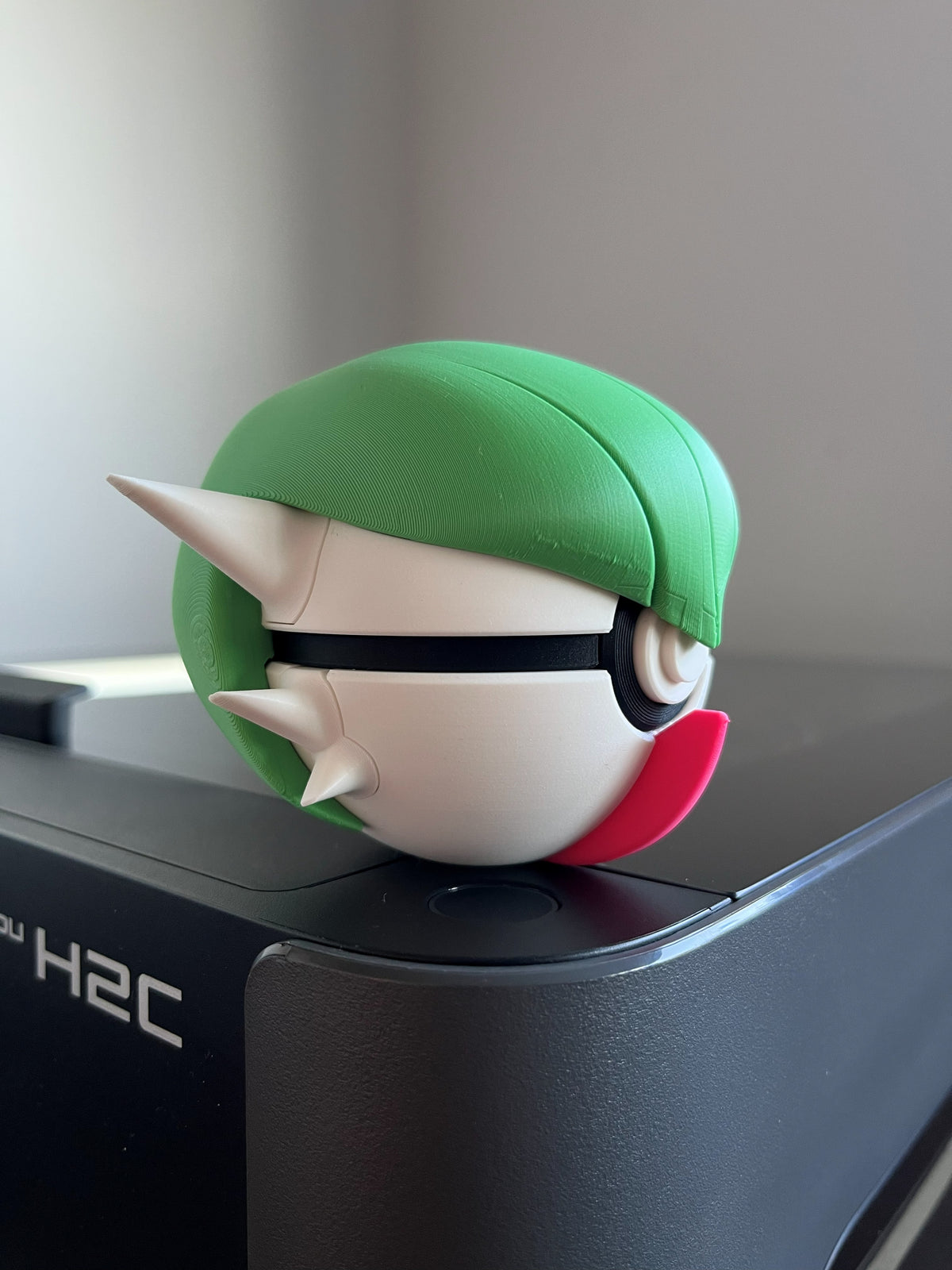 Gardevoir Monster Ball, side profile