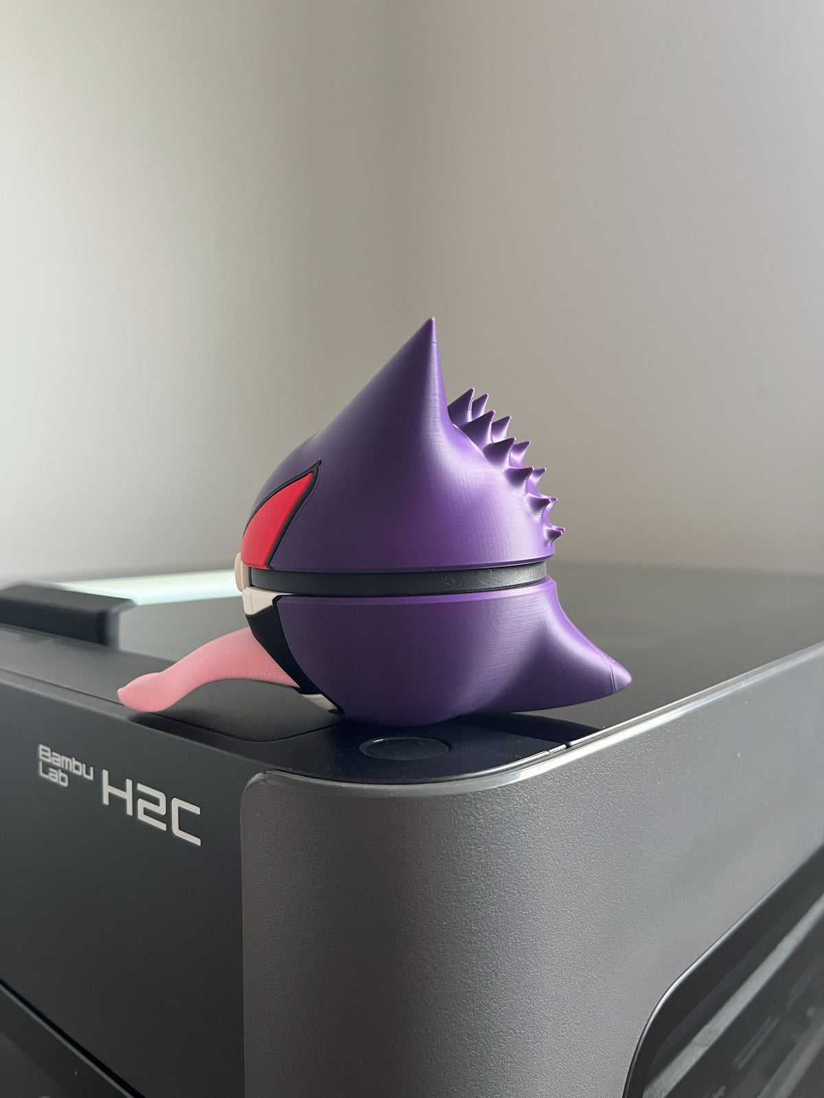 Gengar Monster Ball, left side